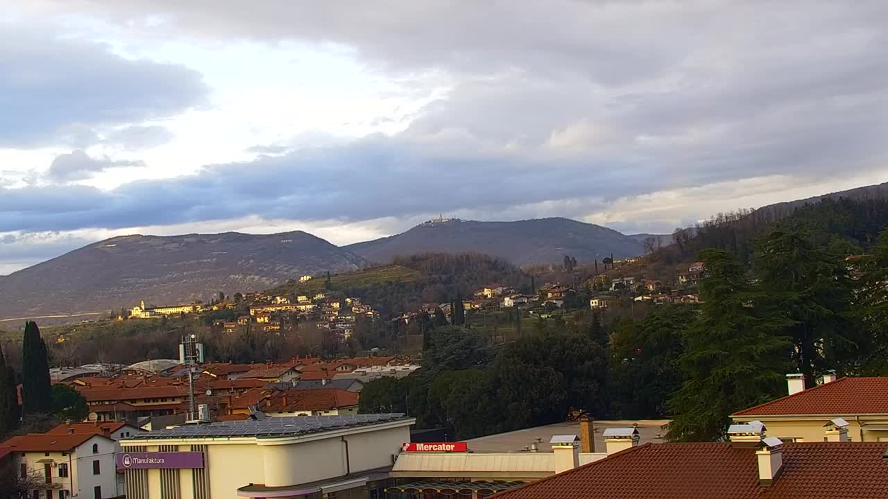 Prekrasan panoramski pogled na Šempeter pri Gorici