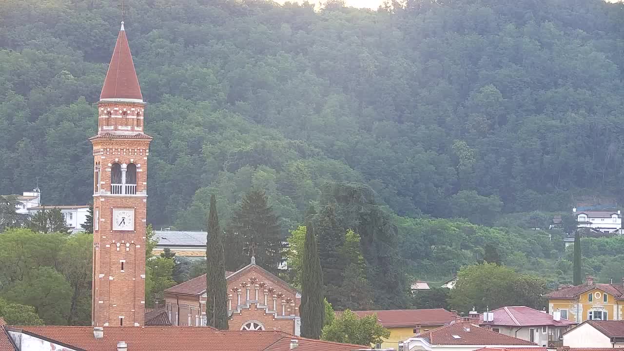 Čudovit panoramski pogled na Šempeter pri Gorici