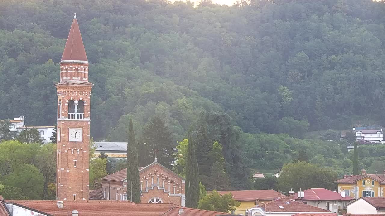 Čudovit panoramski pogled na Šempeter pri Gorici