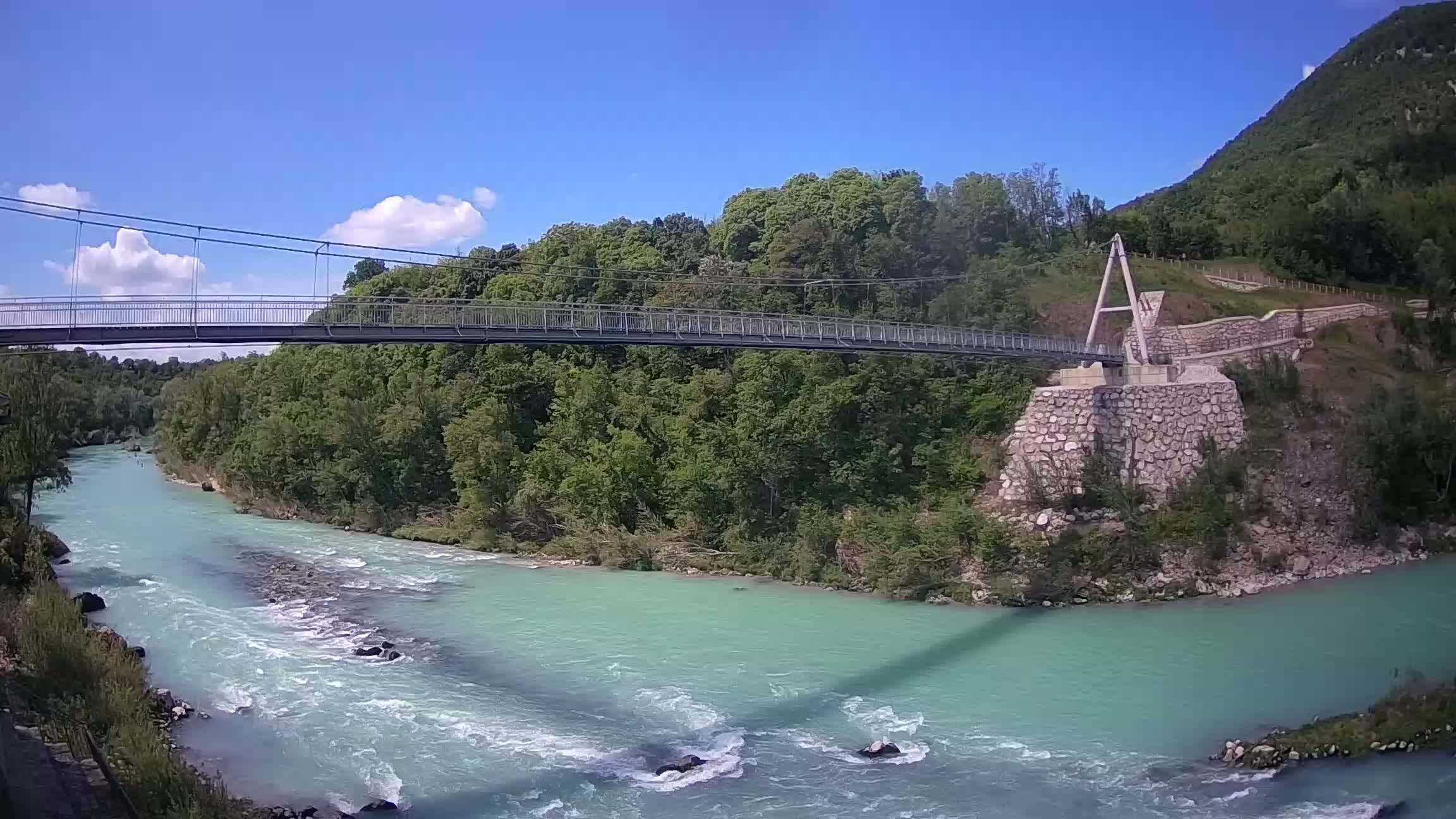 Fußgängerbrücke auf der Soča fluss Webcam Solkan