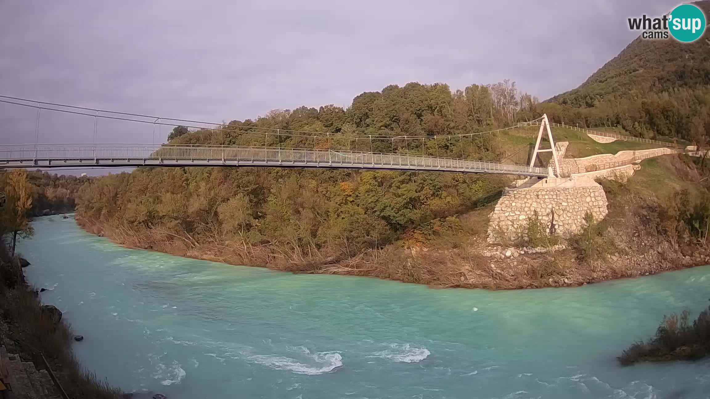 Fußgängerbrücke auf der Soča fluss Webcam Solkan