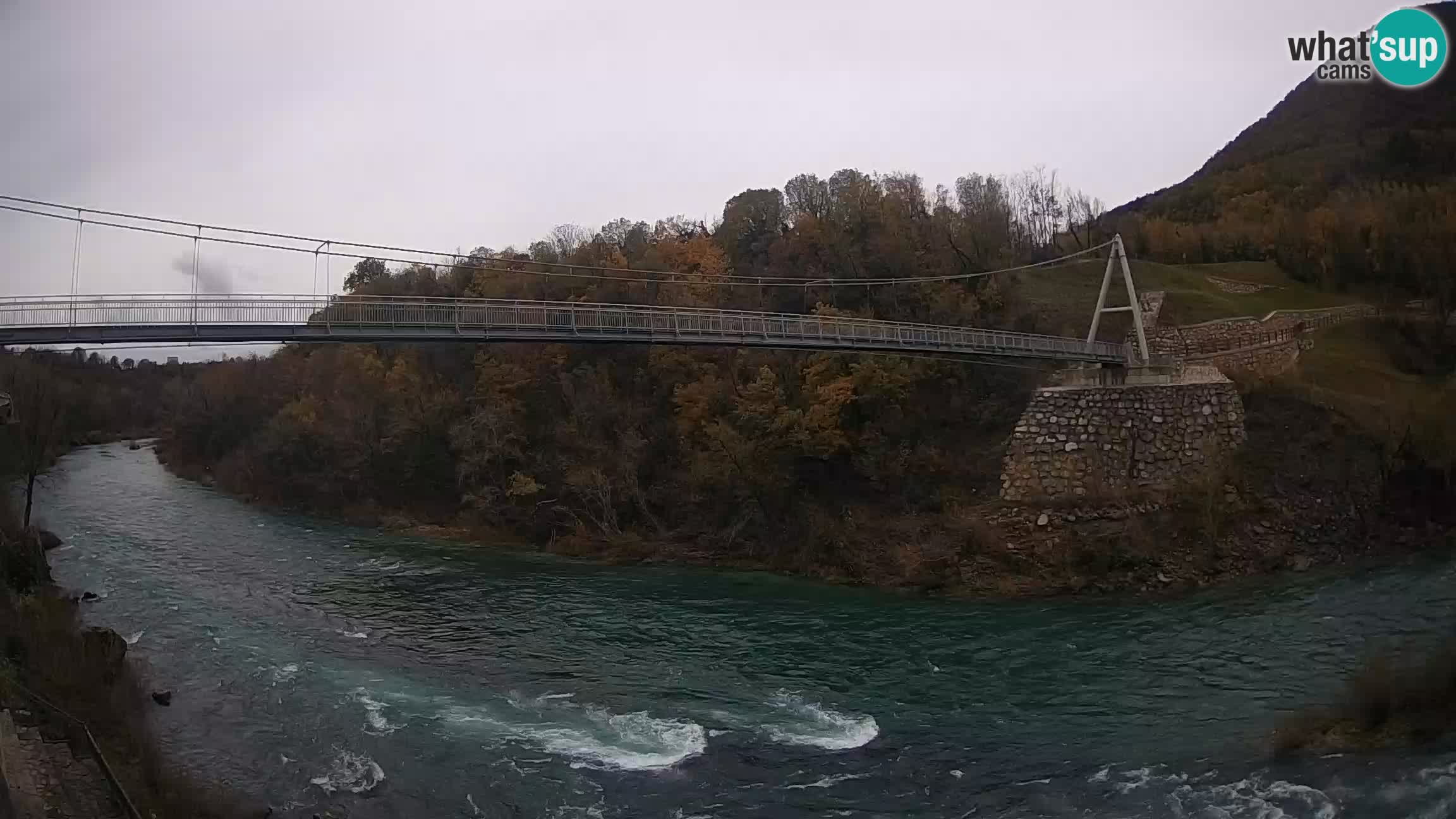 Fußgängerbrücke auf der Soča fluss Webcam Solkan