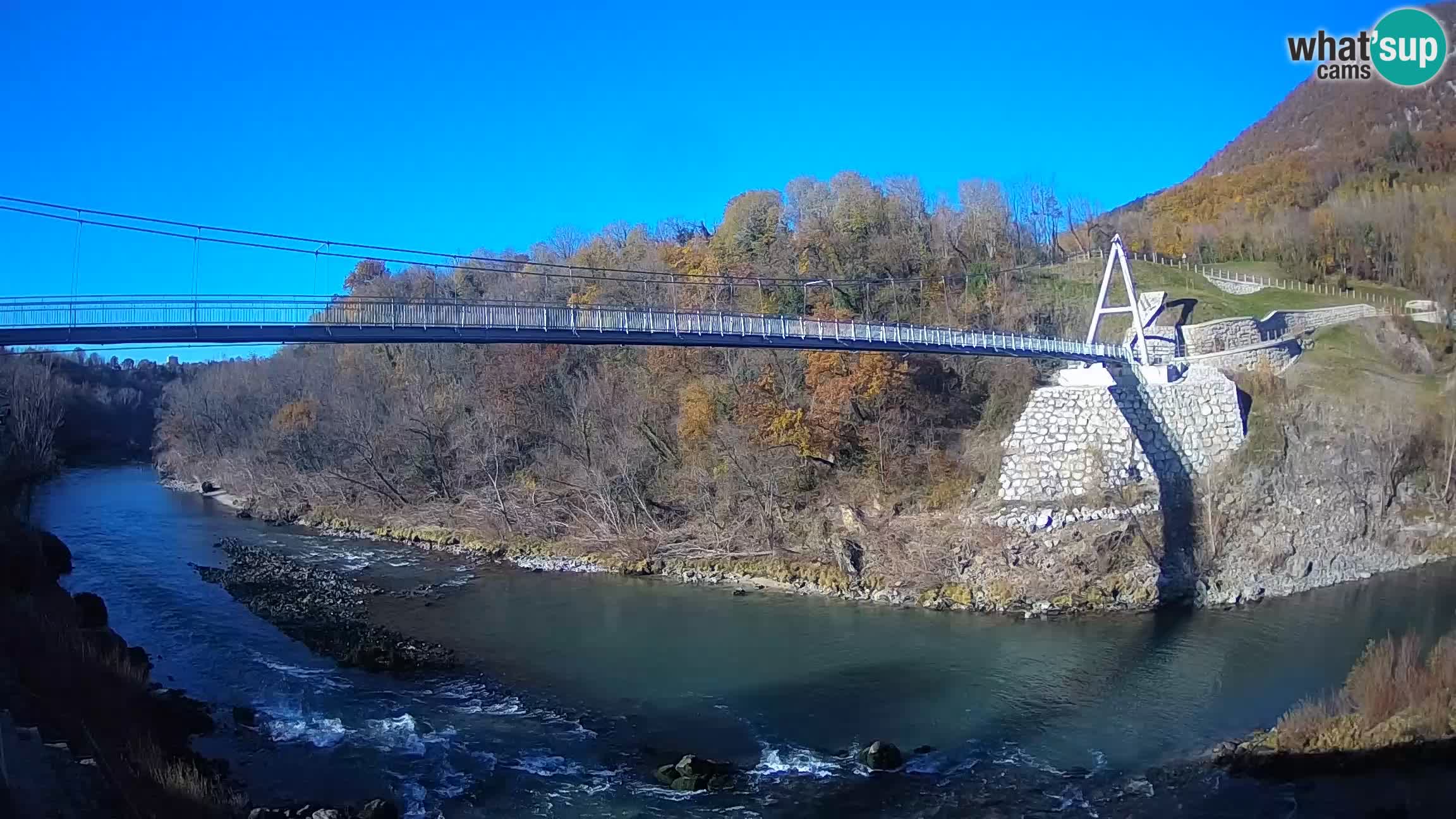 Fußgängerbrücke auf der Soča fluss Webcam Solkan