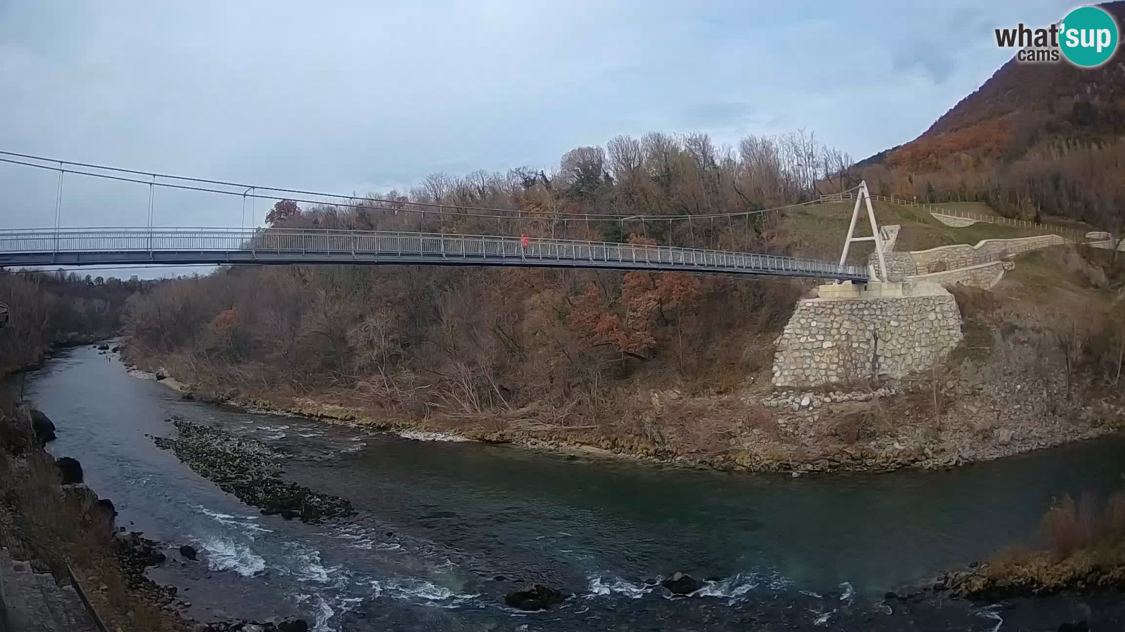 Fußgängerbrücke auf der Soča fluss Webcam Solkan