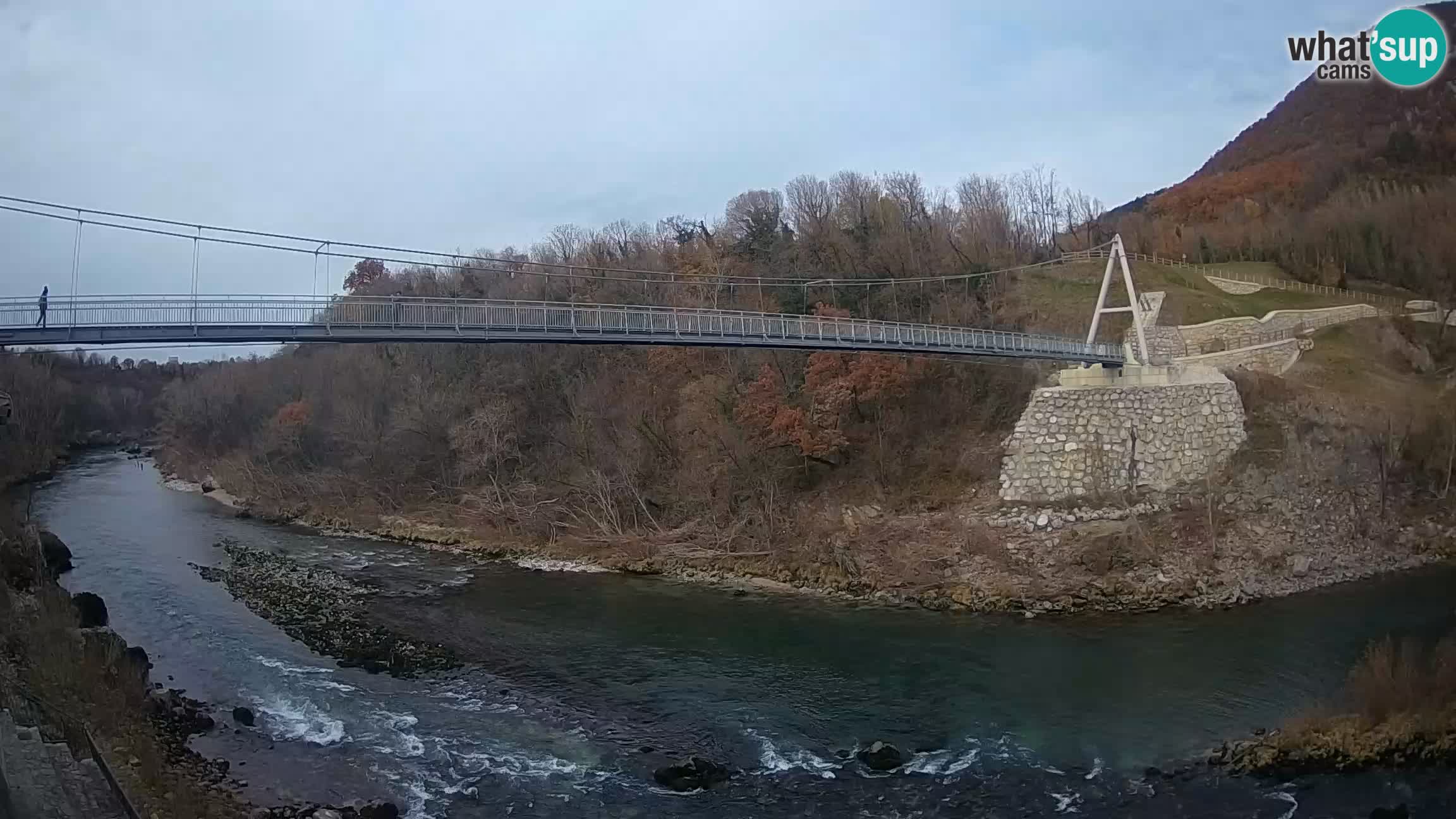 Fußgängerbrücke auf der Soča fluss Webcam Solkan