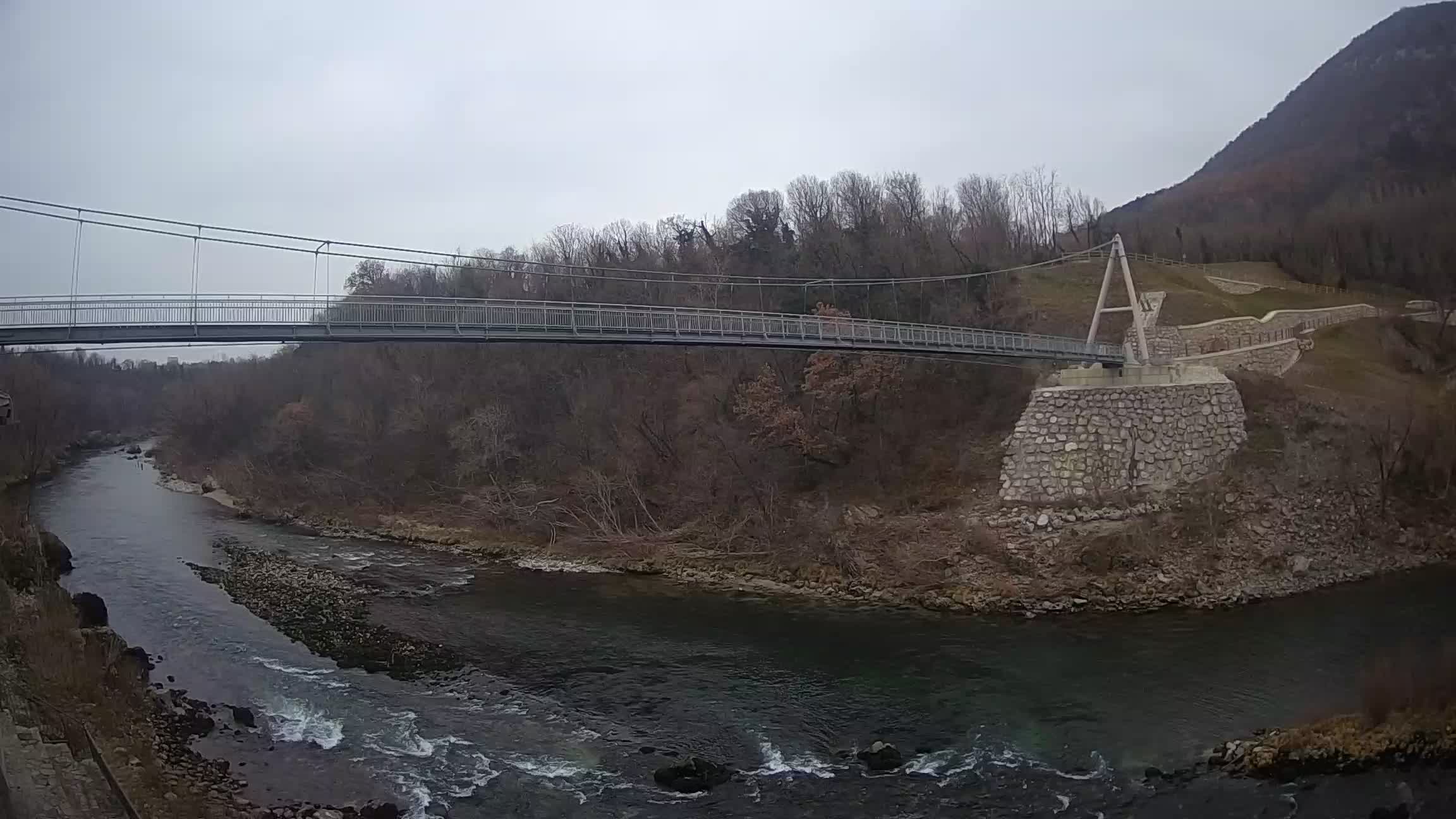 Passerella sul fiume Isonzo webcam Salcano