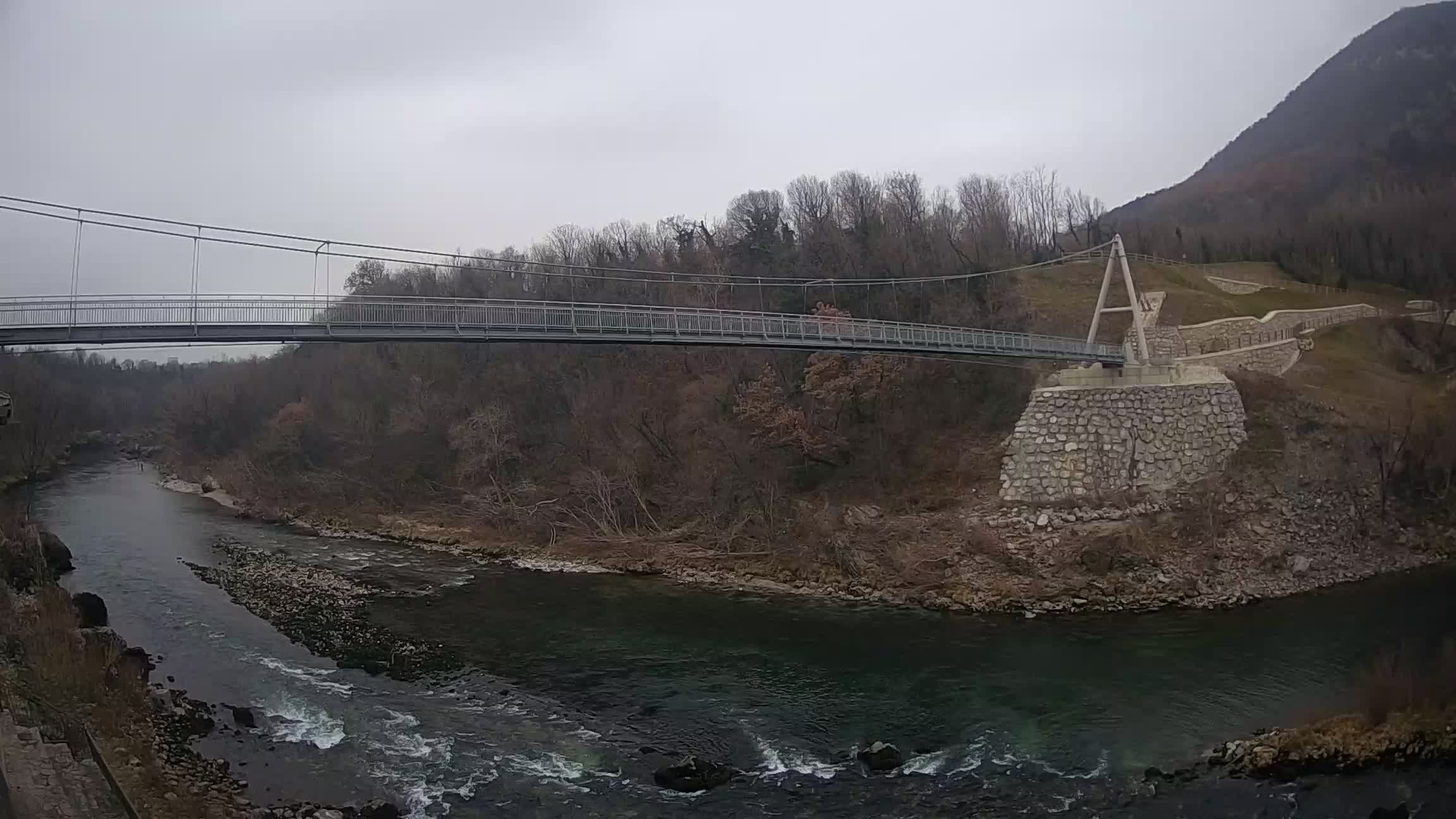 Passerella sul fiume Isonzo webcam Salcano