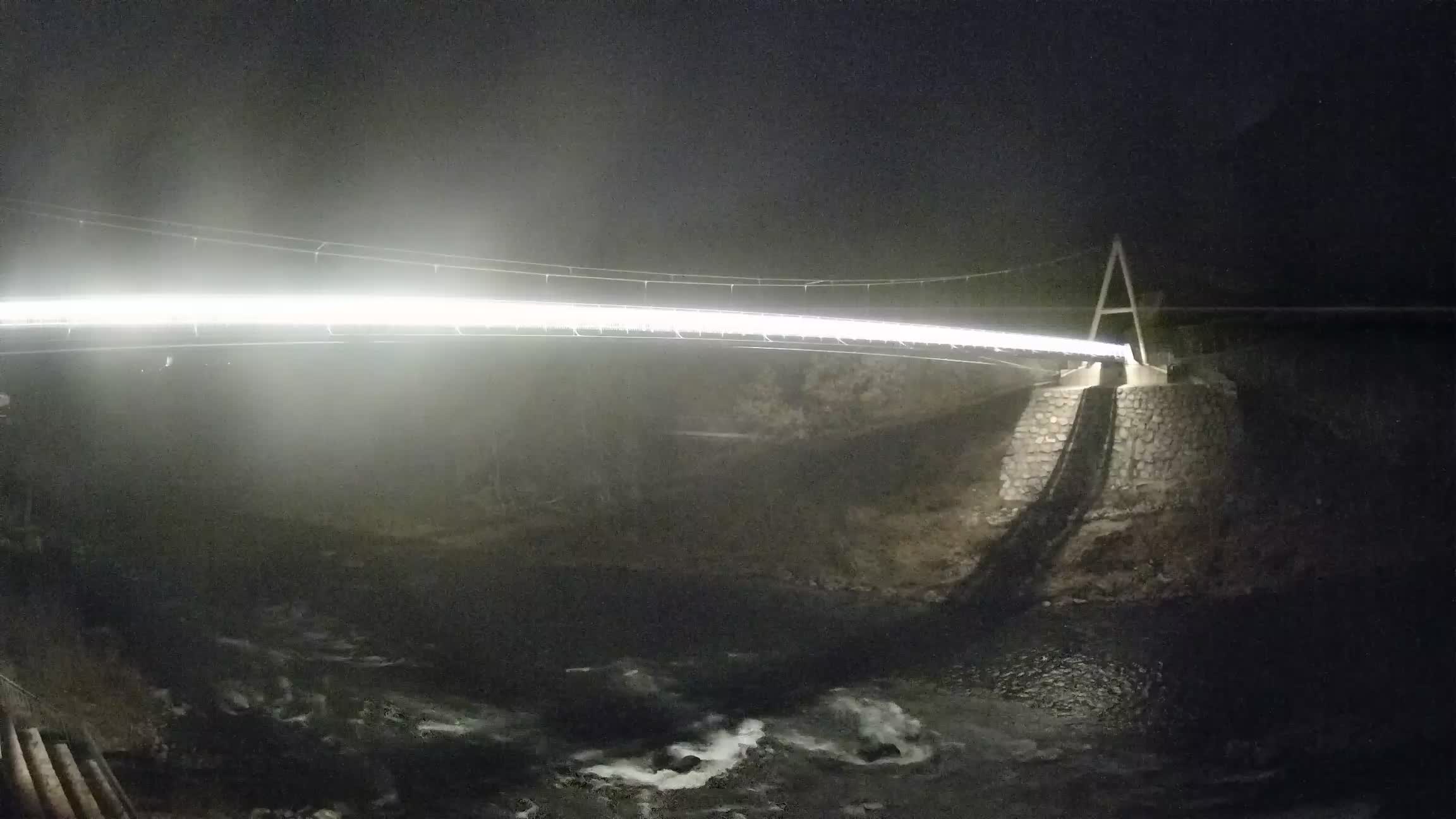 Fußgängerbrücke auf der Soča fluss Webcam Solkan