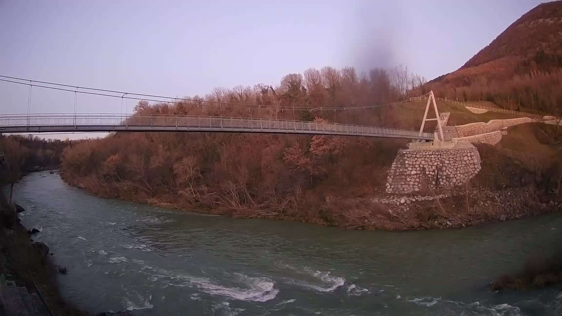 Passerelle sur la rivière Soča livecam Solkan