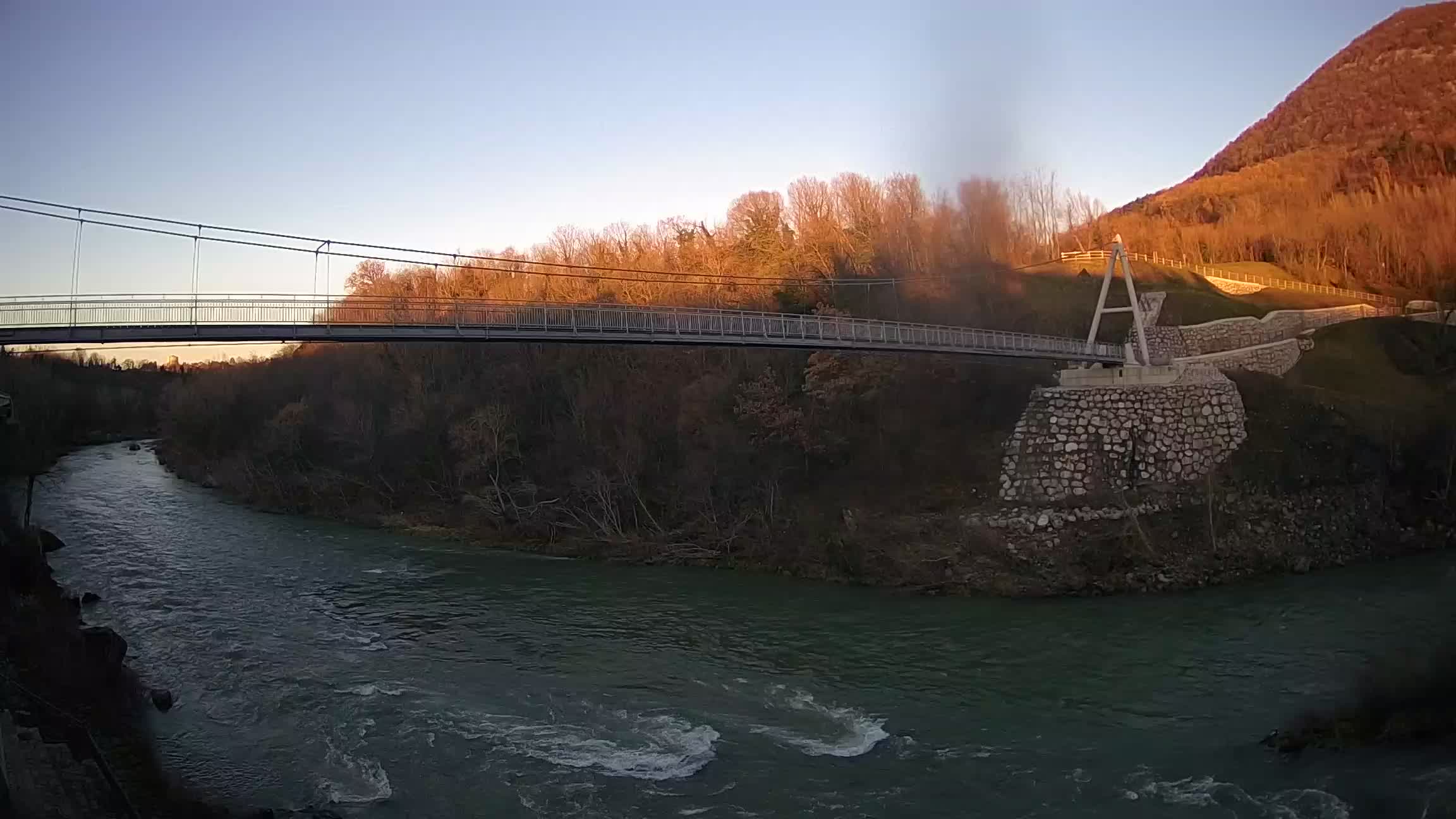 Passerella sul fiume Isonzo webcam Salcano