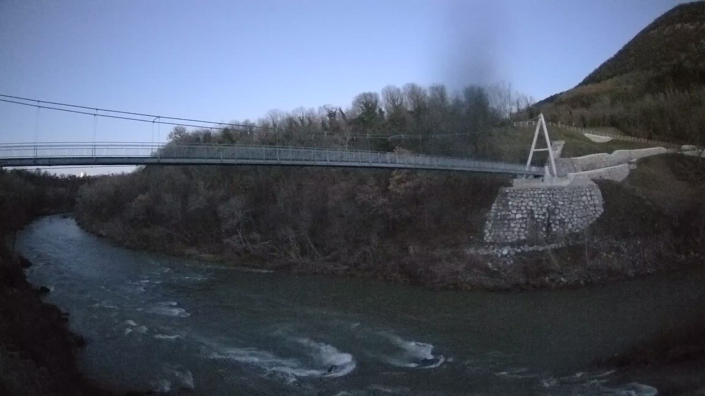 Puente peatonal Soča camera en vivo Solkan