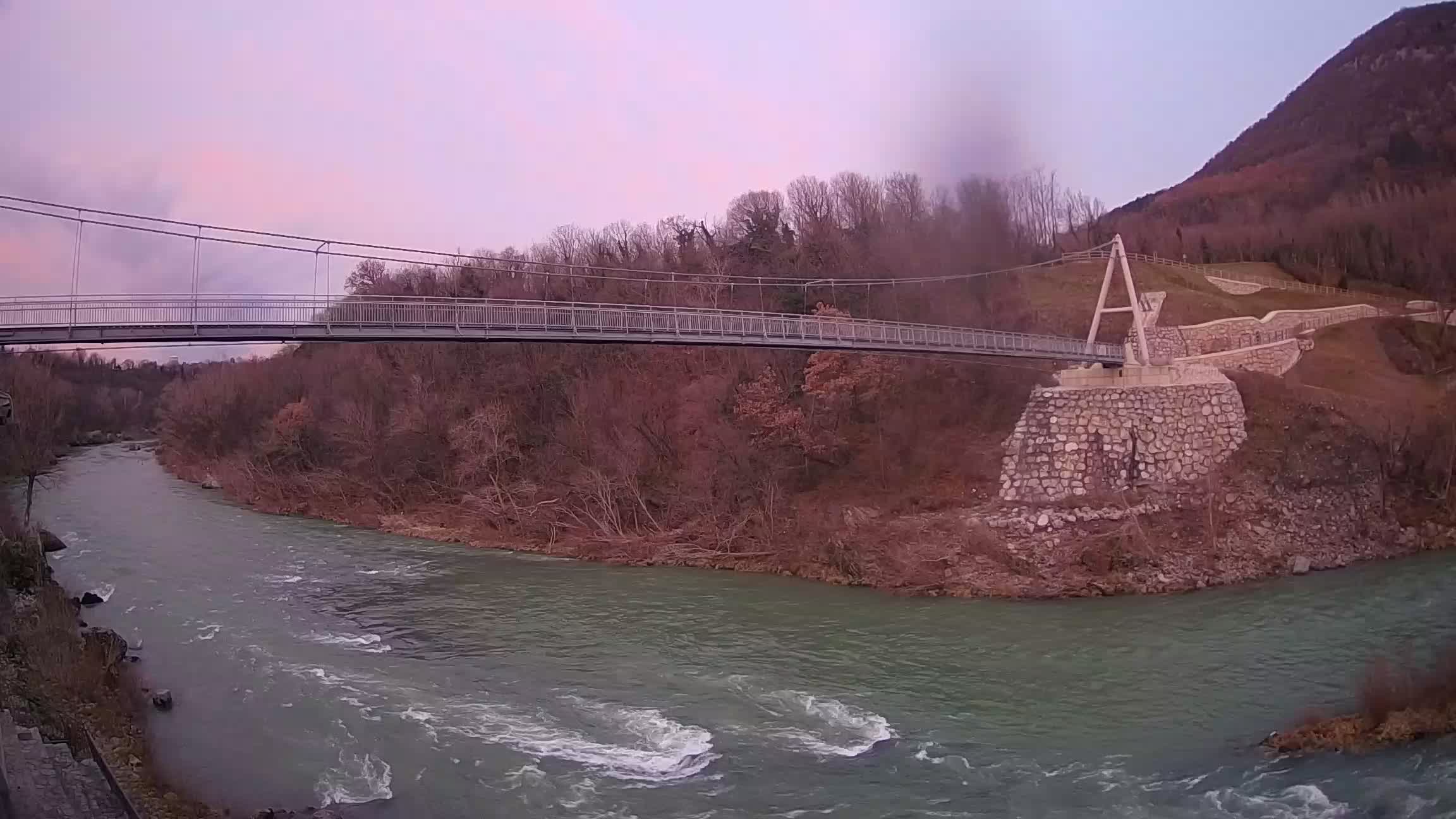 Passerella sul fiume Isonzo webcam Salcano