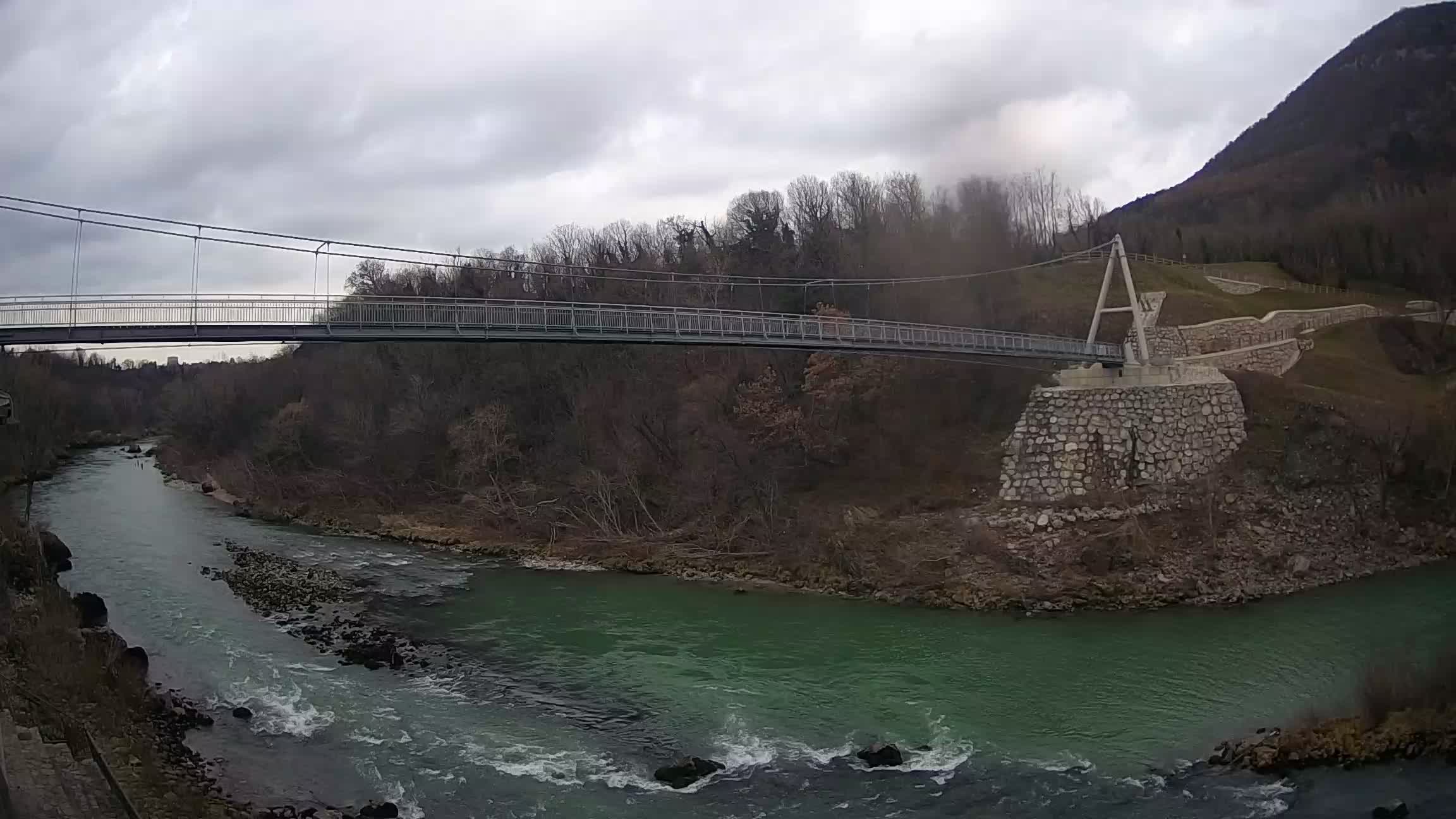 Passerella sul fiume Isonzo webcam Salcano