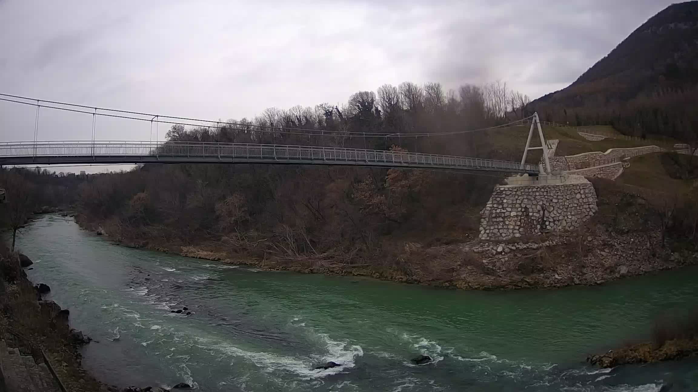 Passerella sul fiume Isonzo webcam Salcano