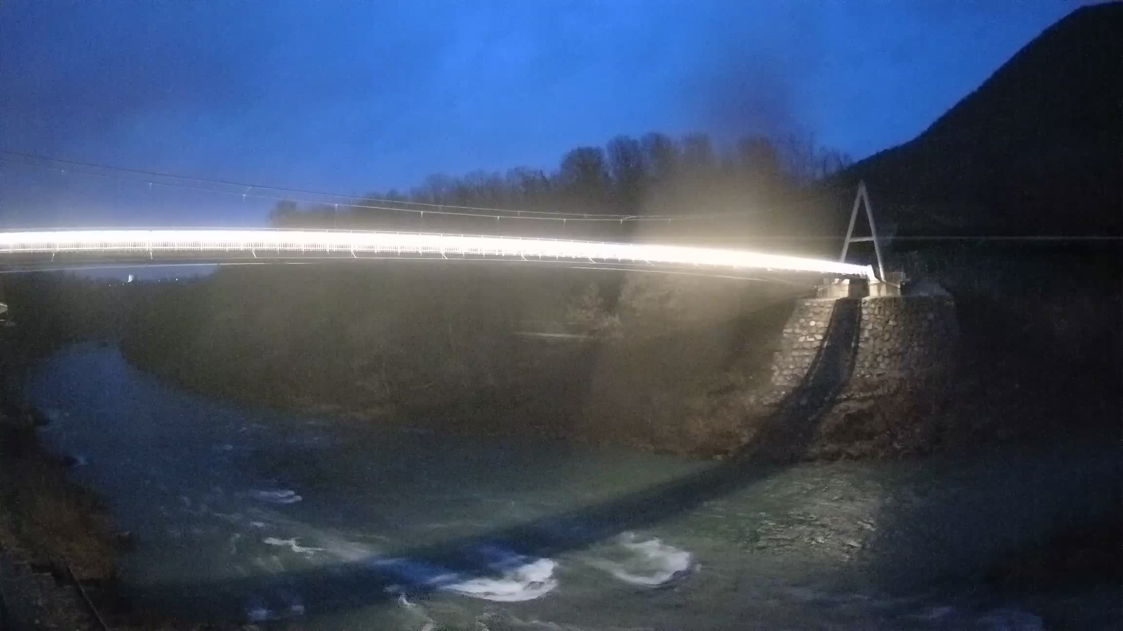 Puente peatonal Soča camera en vivo Solkan