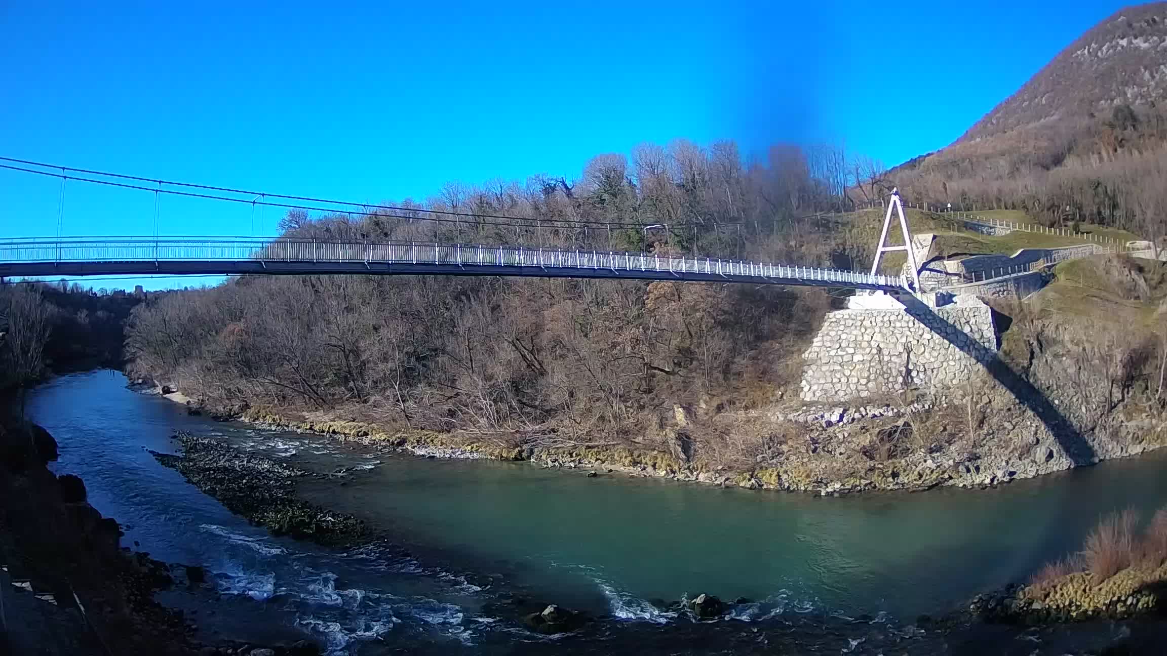 Fußgängerbrücke auf der Soča fluss Webcam Solkan