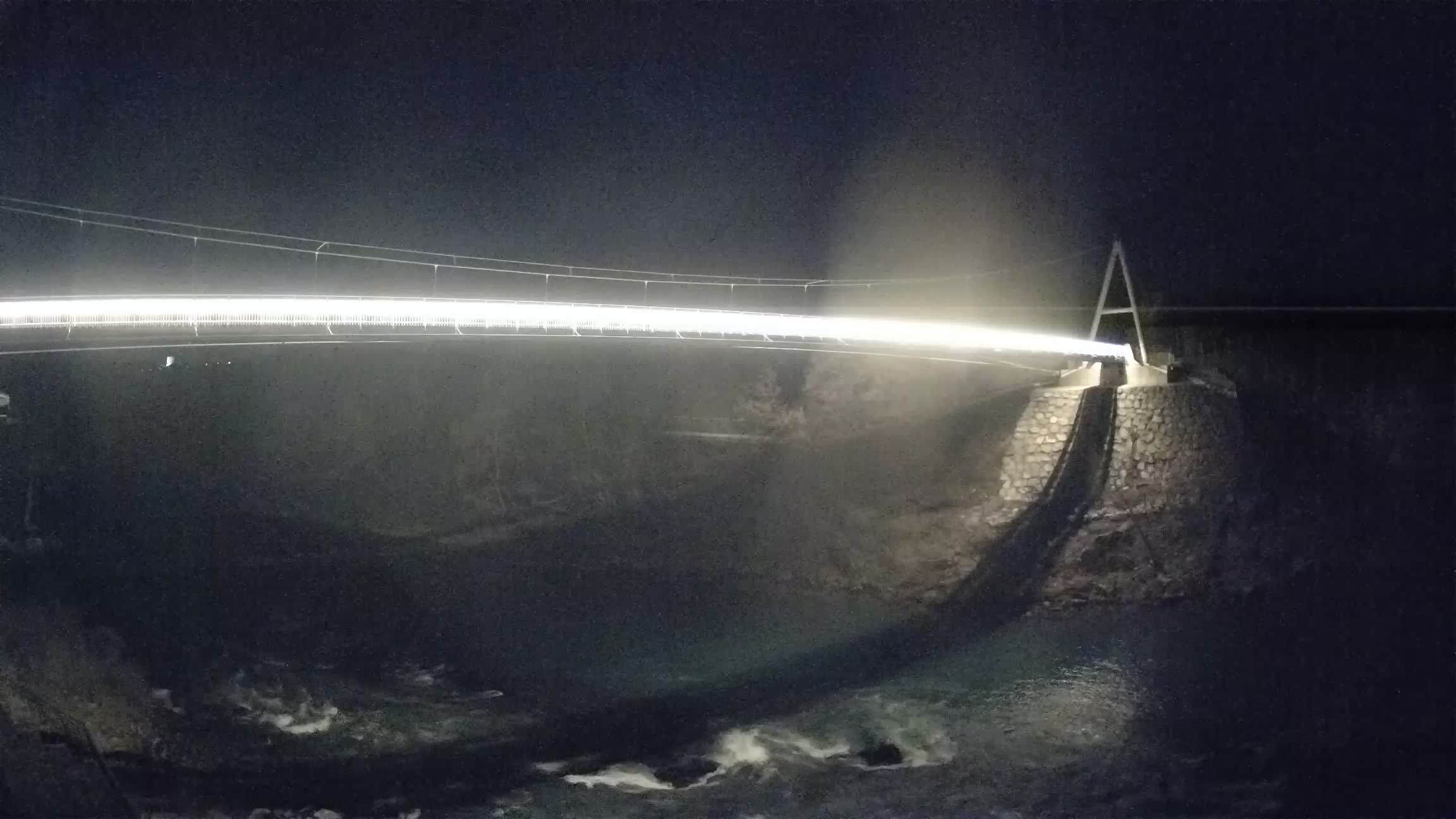 Fußgängerbrücke auf der Soča fluss Webcam Solkan