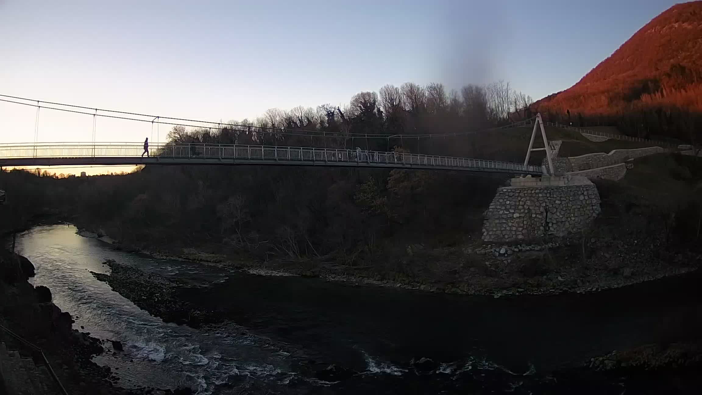 Passerella sul fiume Isonzo webcam Salcano