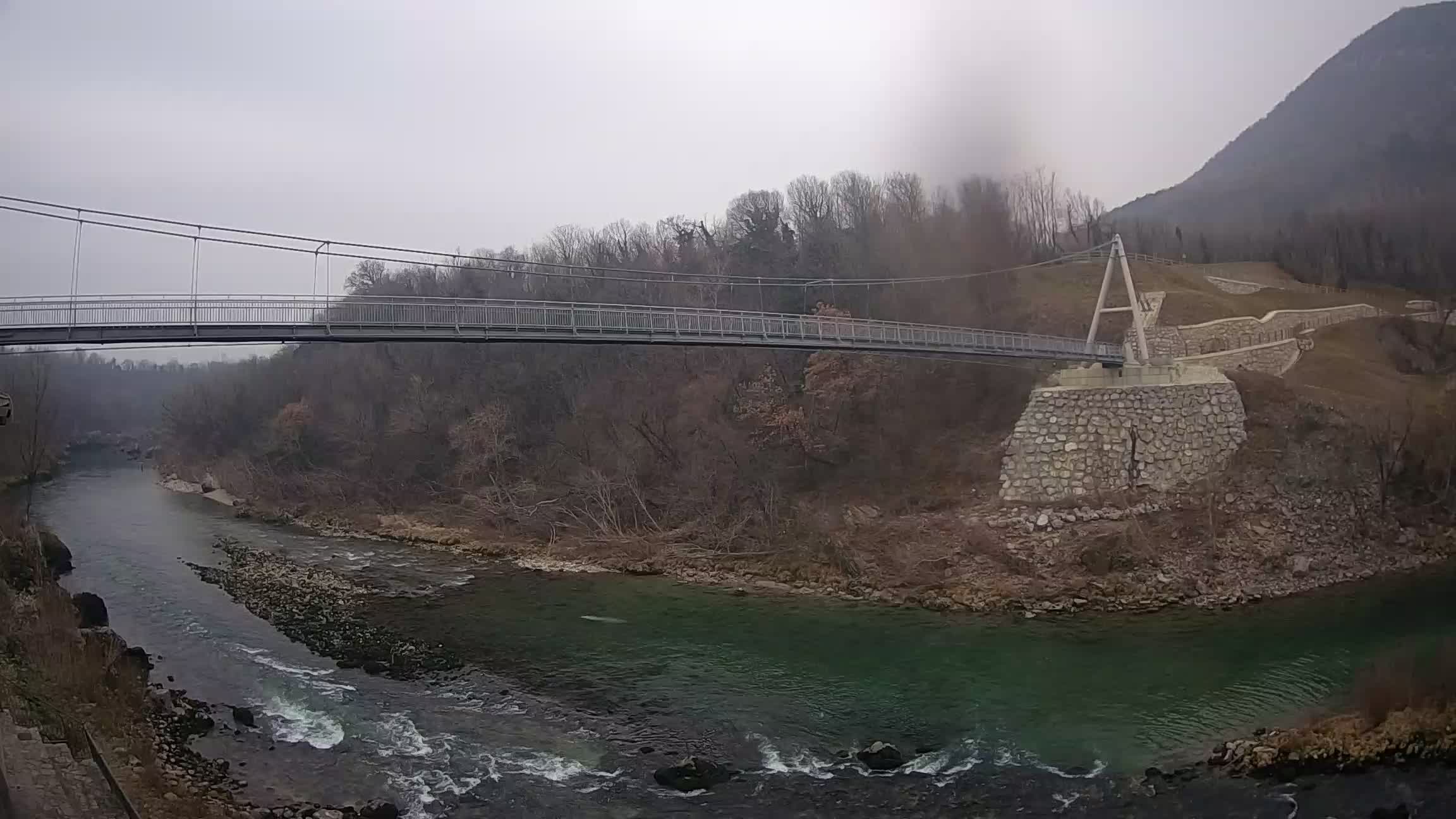 Passerella sul fiume Isonzo webcam Salcano