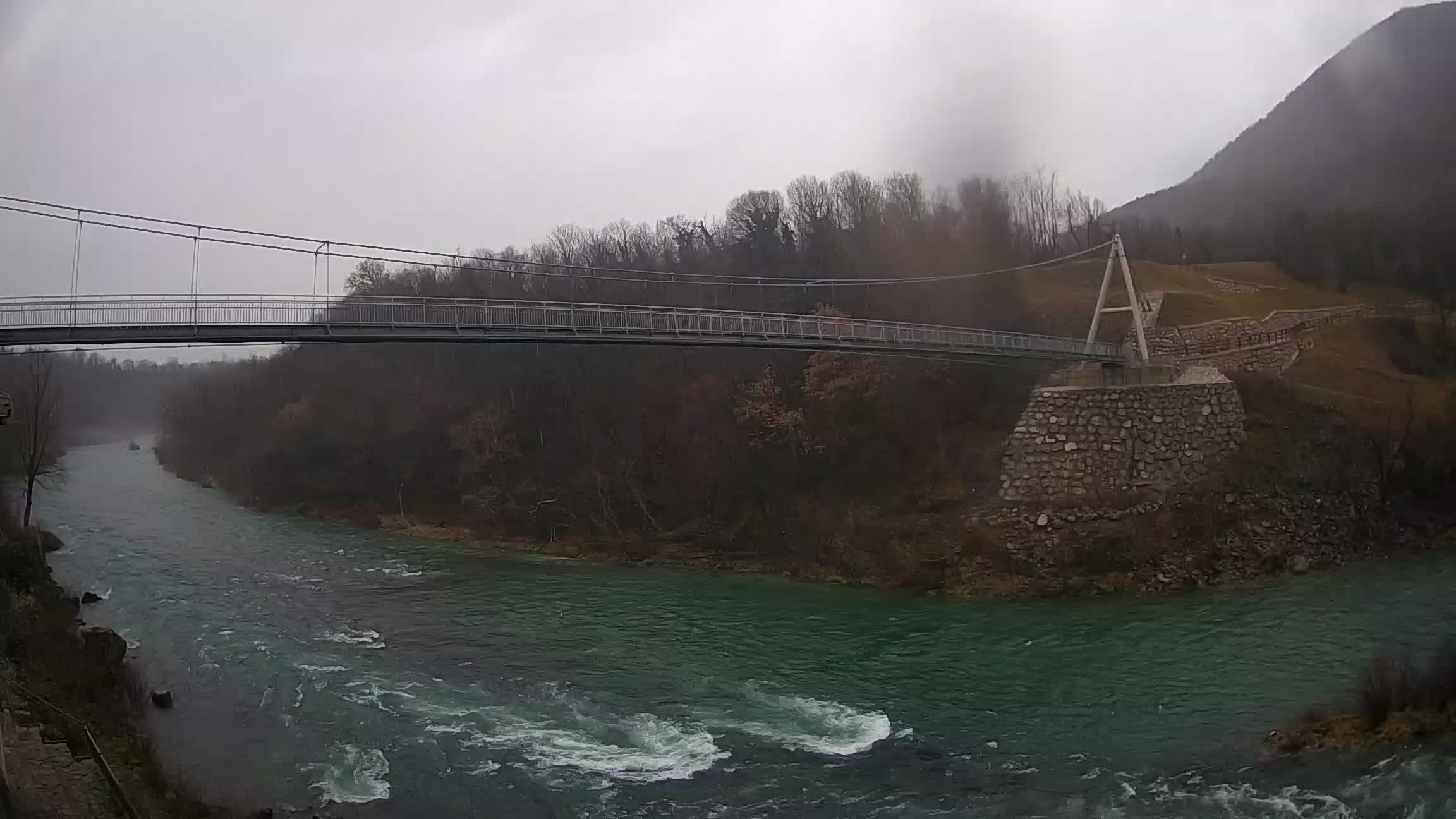 Passerella sul fiume Isonzo webcam Salcano