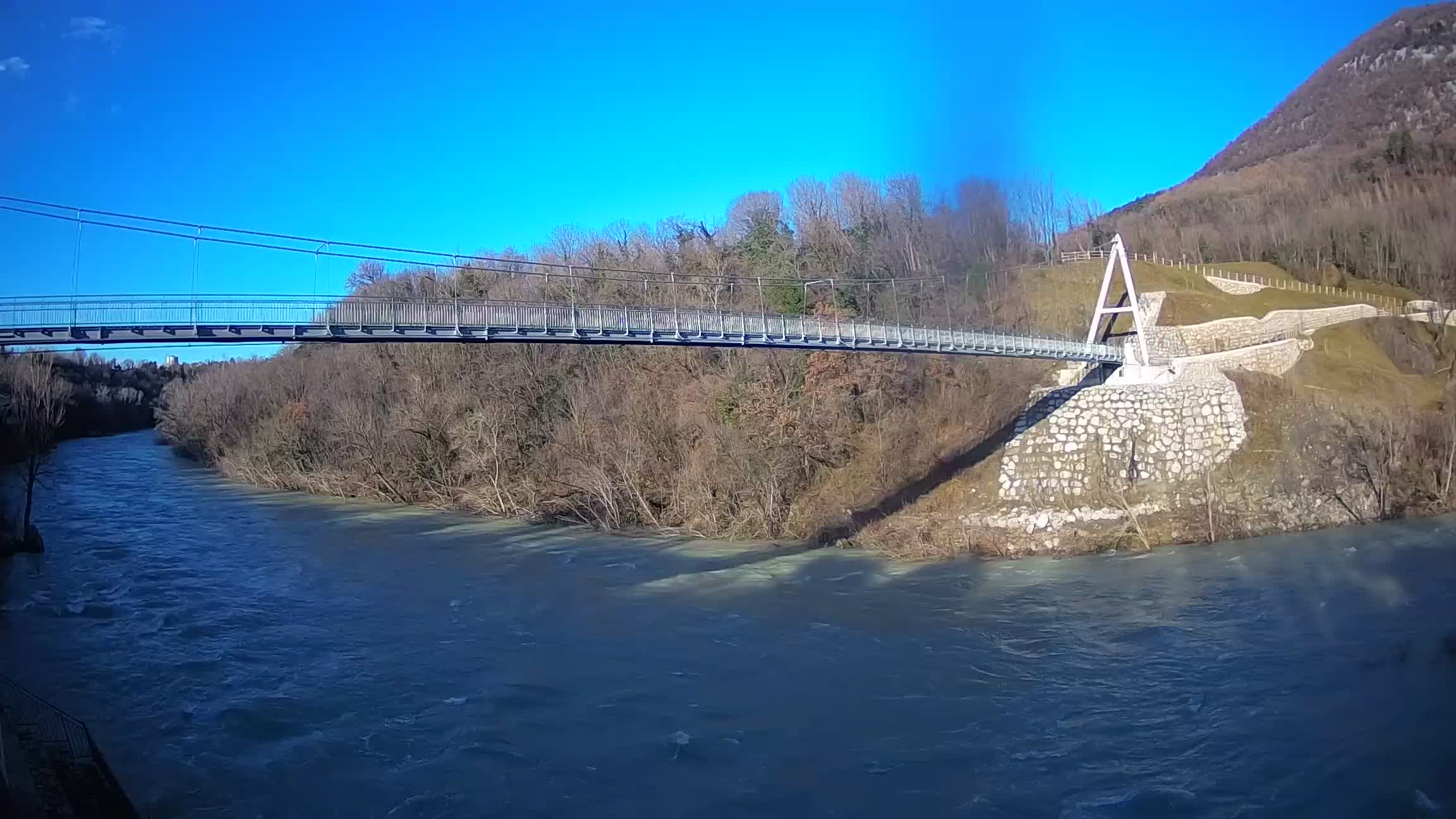 Passerella sul fiume Isonzo webcam Salcano