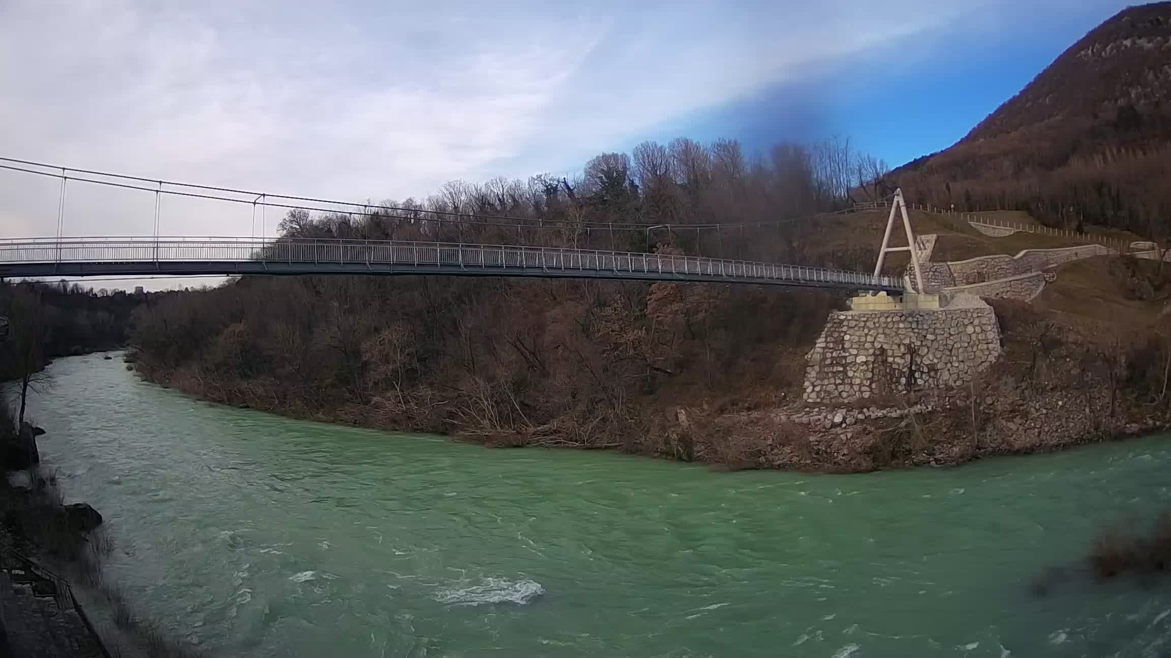 Puente peatonal Soča camera en vivo Solkan