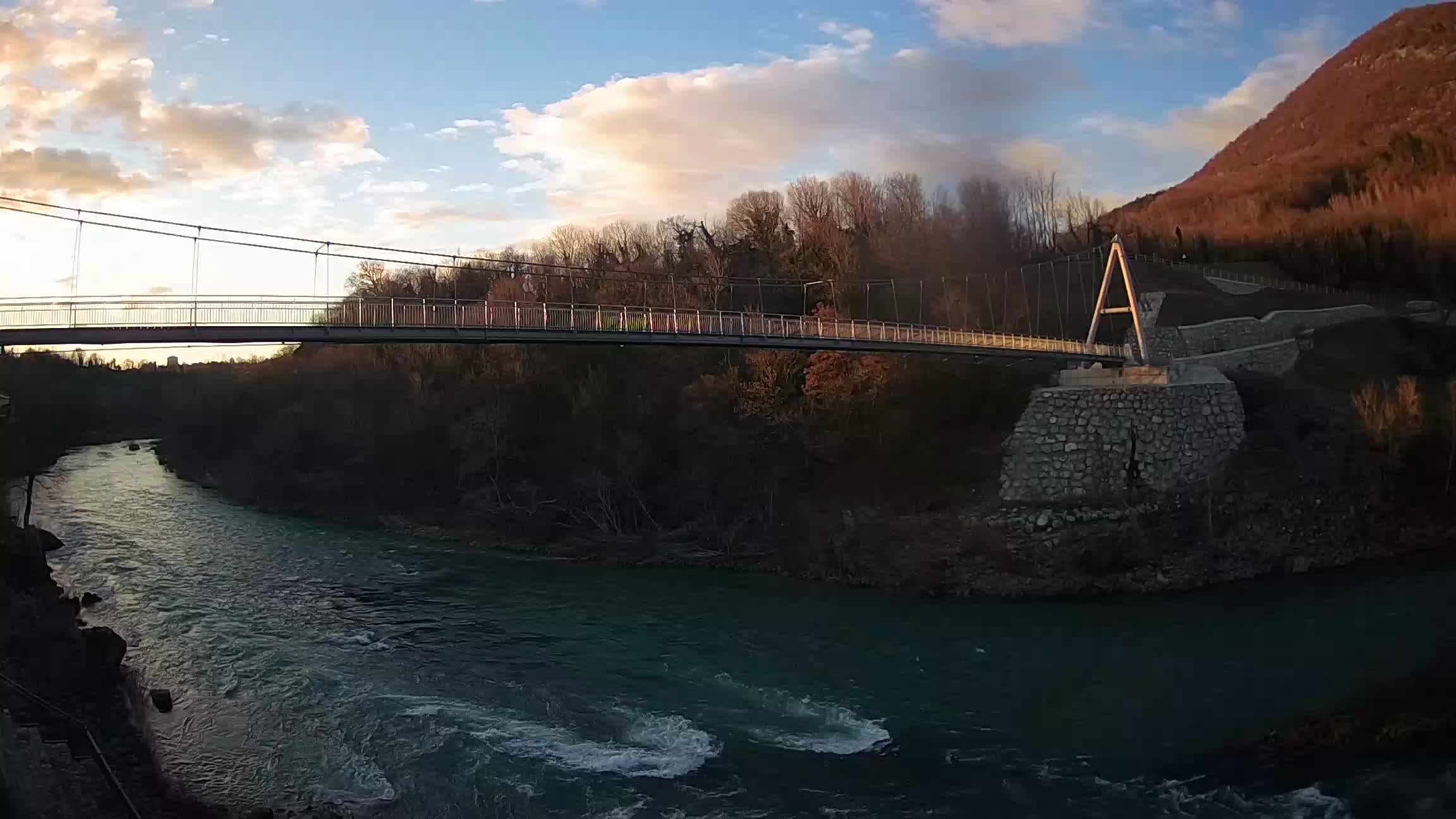 Passerelle sur la rivière Soča livecam Solkan