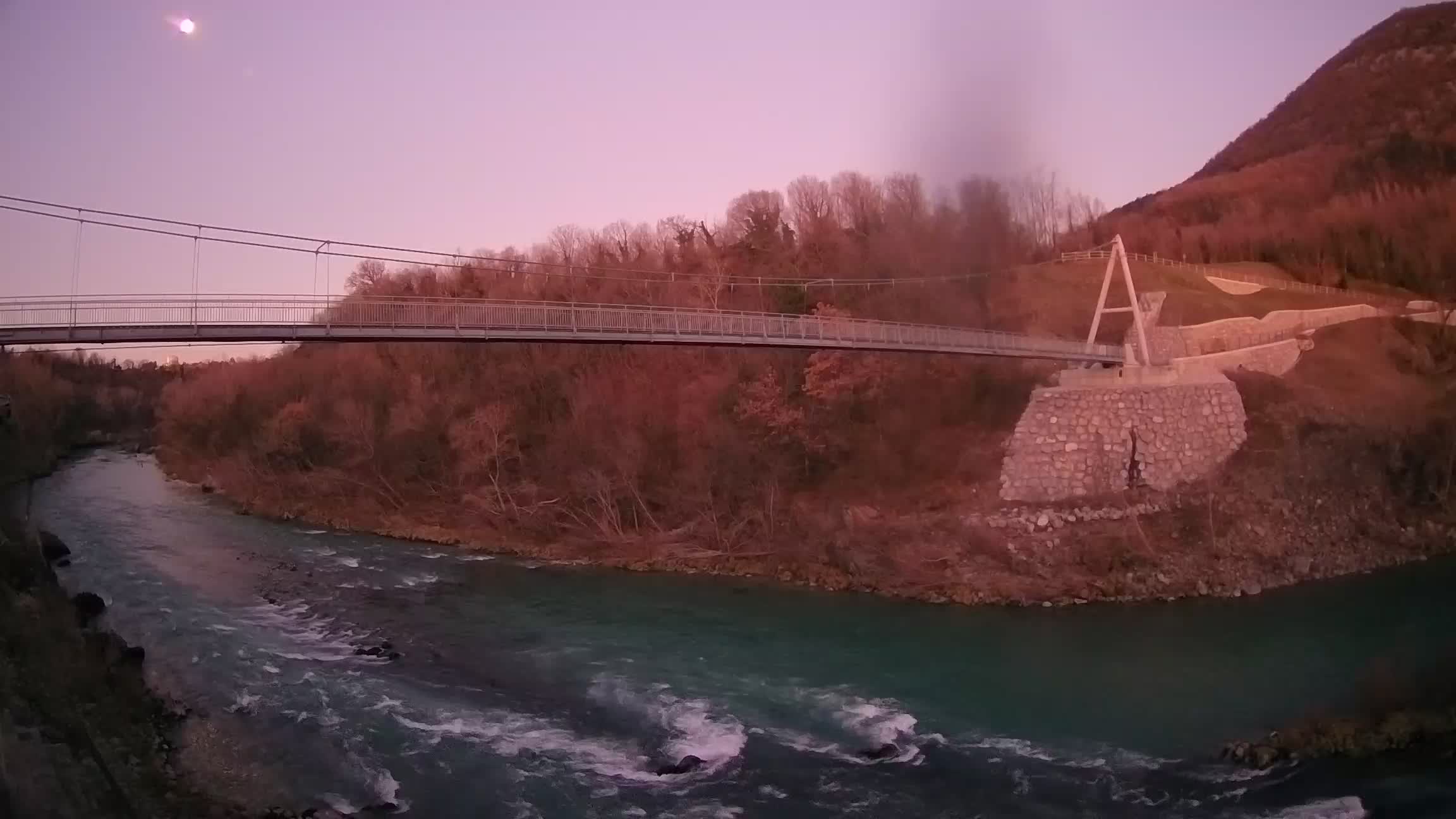 Puente peatonal Soča camera en vivo Solkan