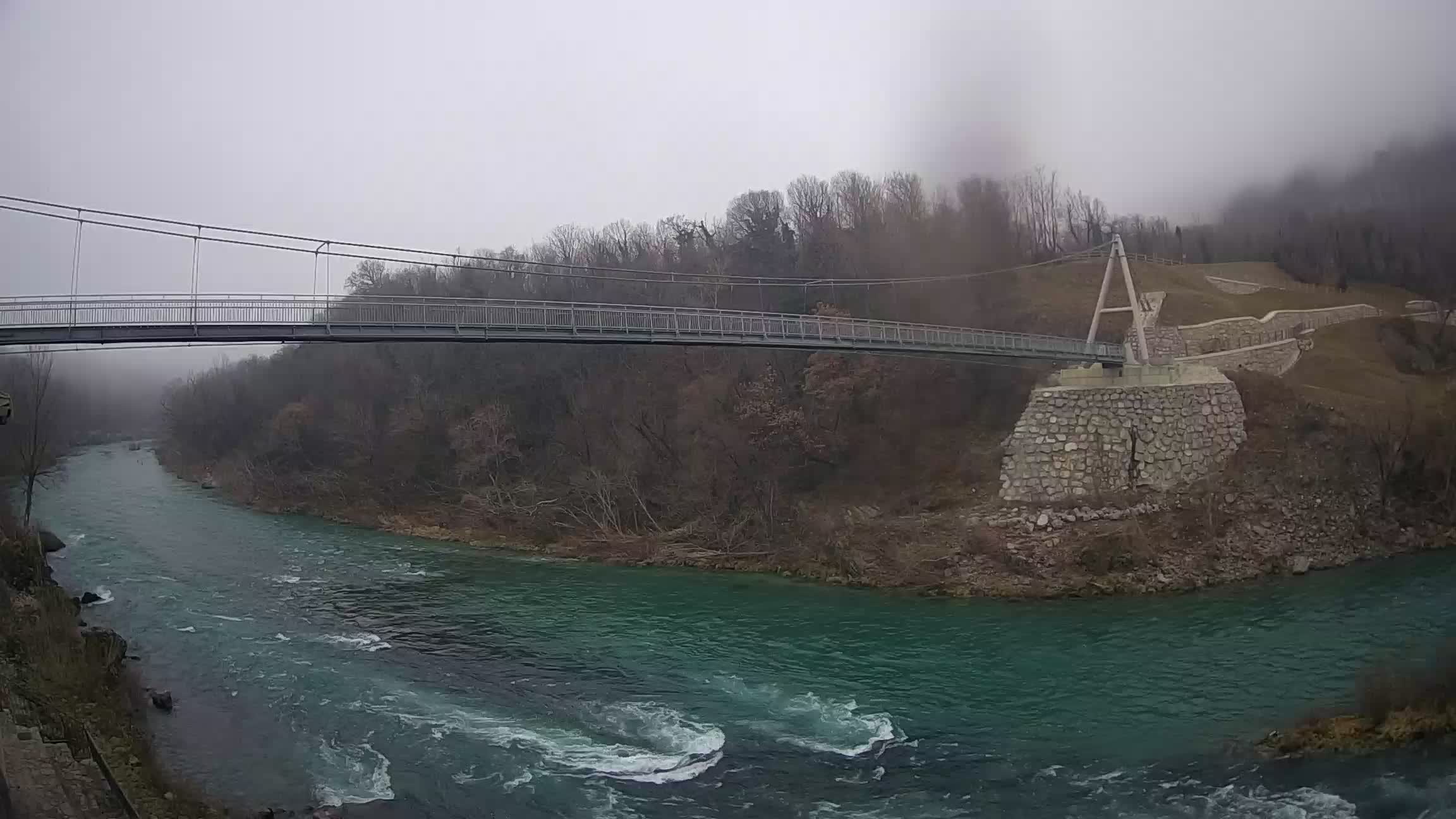 Fußgängerbrücke auf der Soča fluss Webcam Solkan