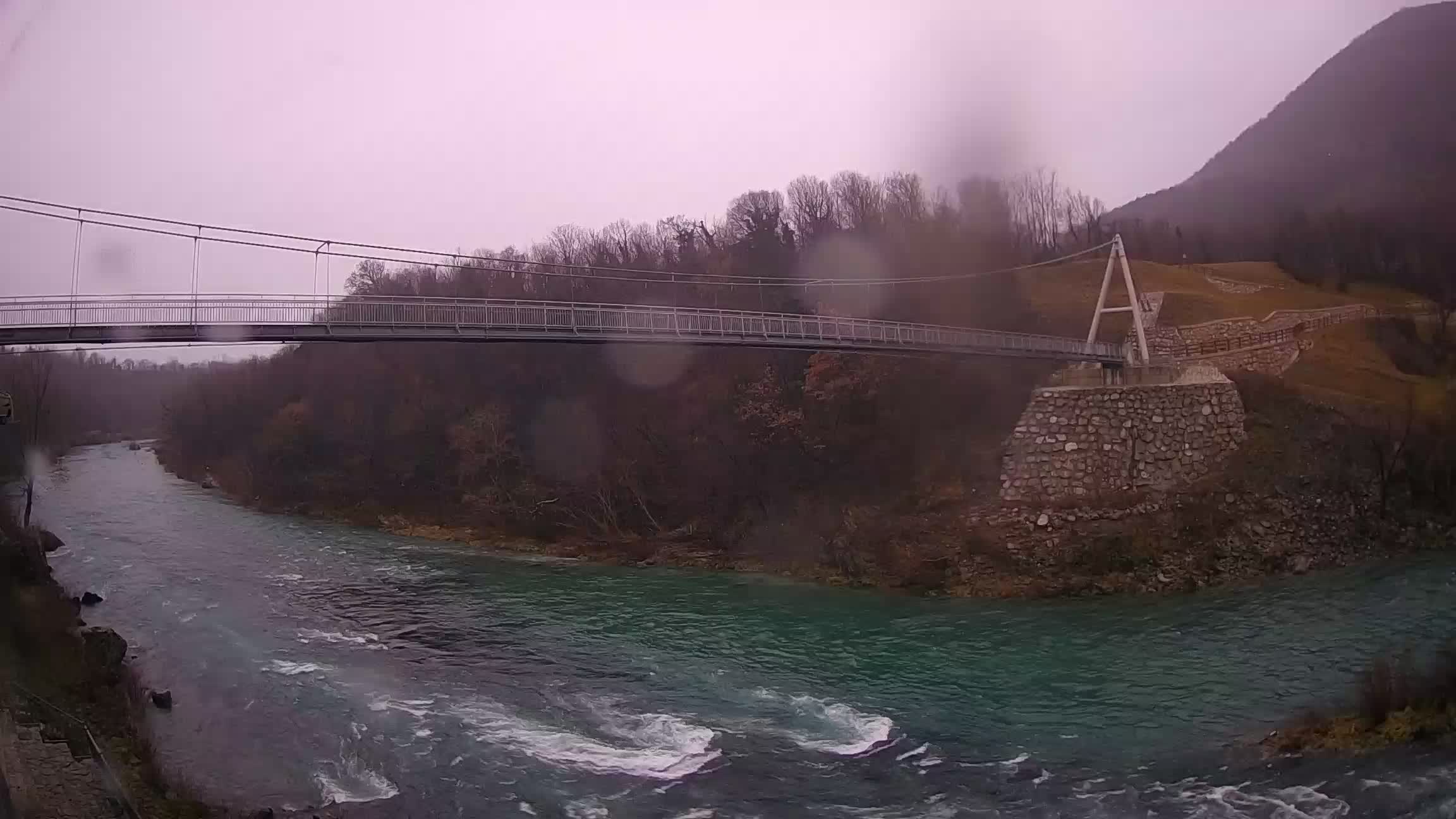 Passerella sul fiume Isonzo webcam Salcano