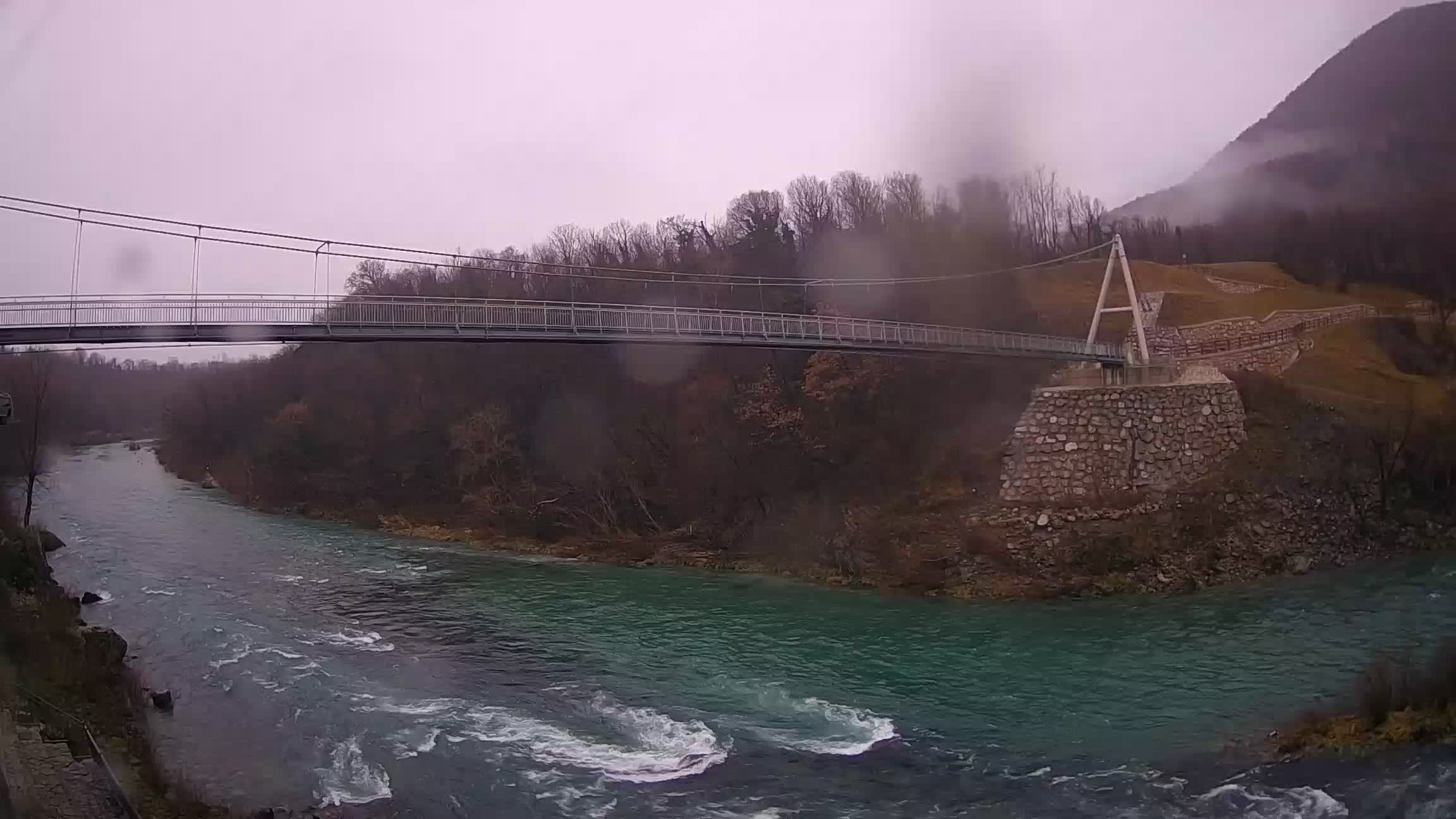 Passerelle sur la rivière Soča livecam Solkan