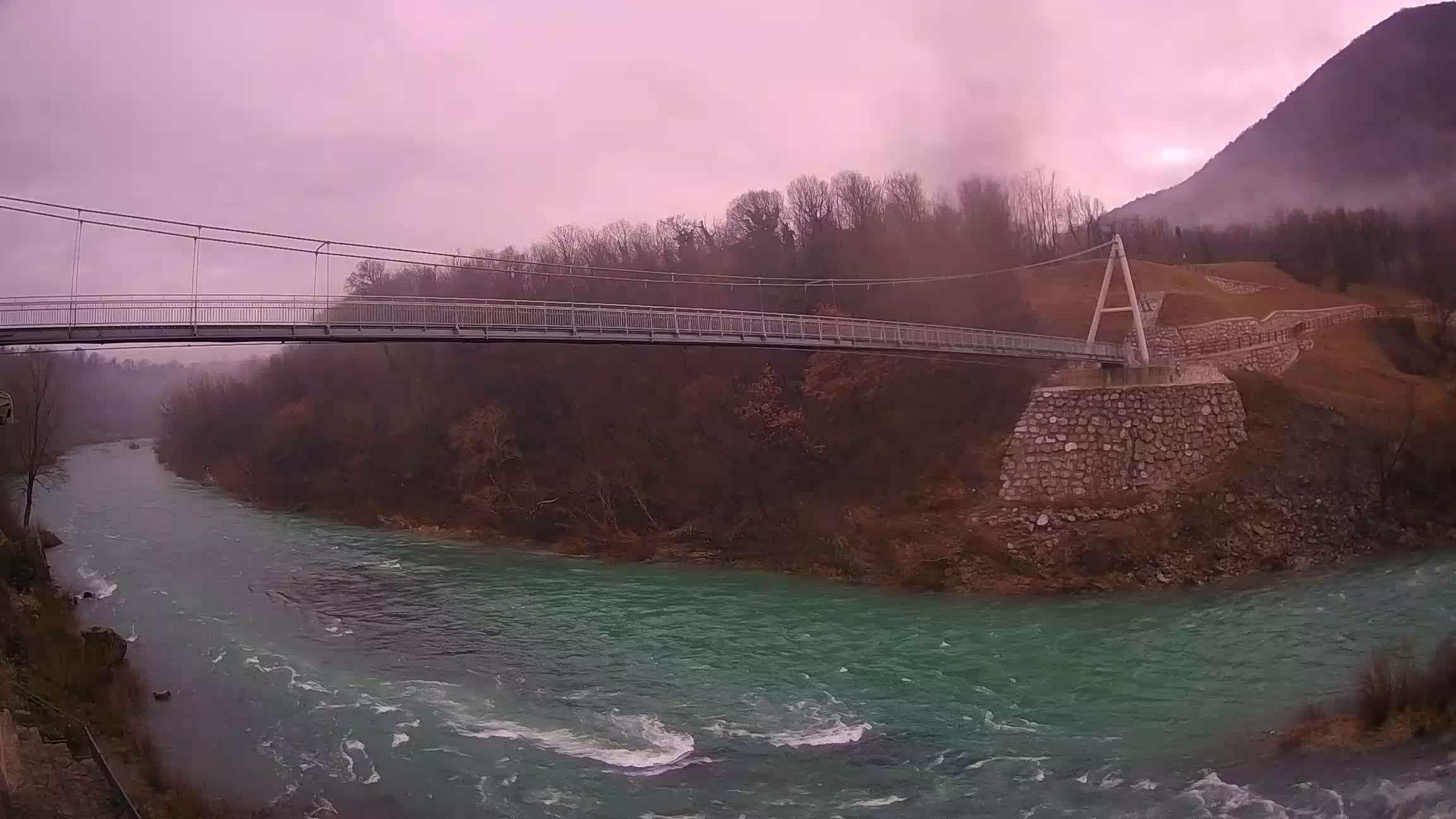 Passerella sul fiume Isonzo webcam Salcano