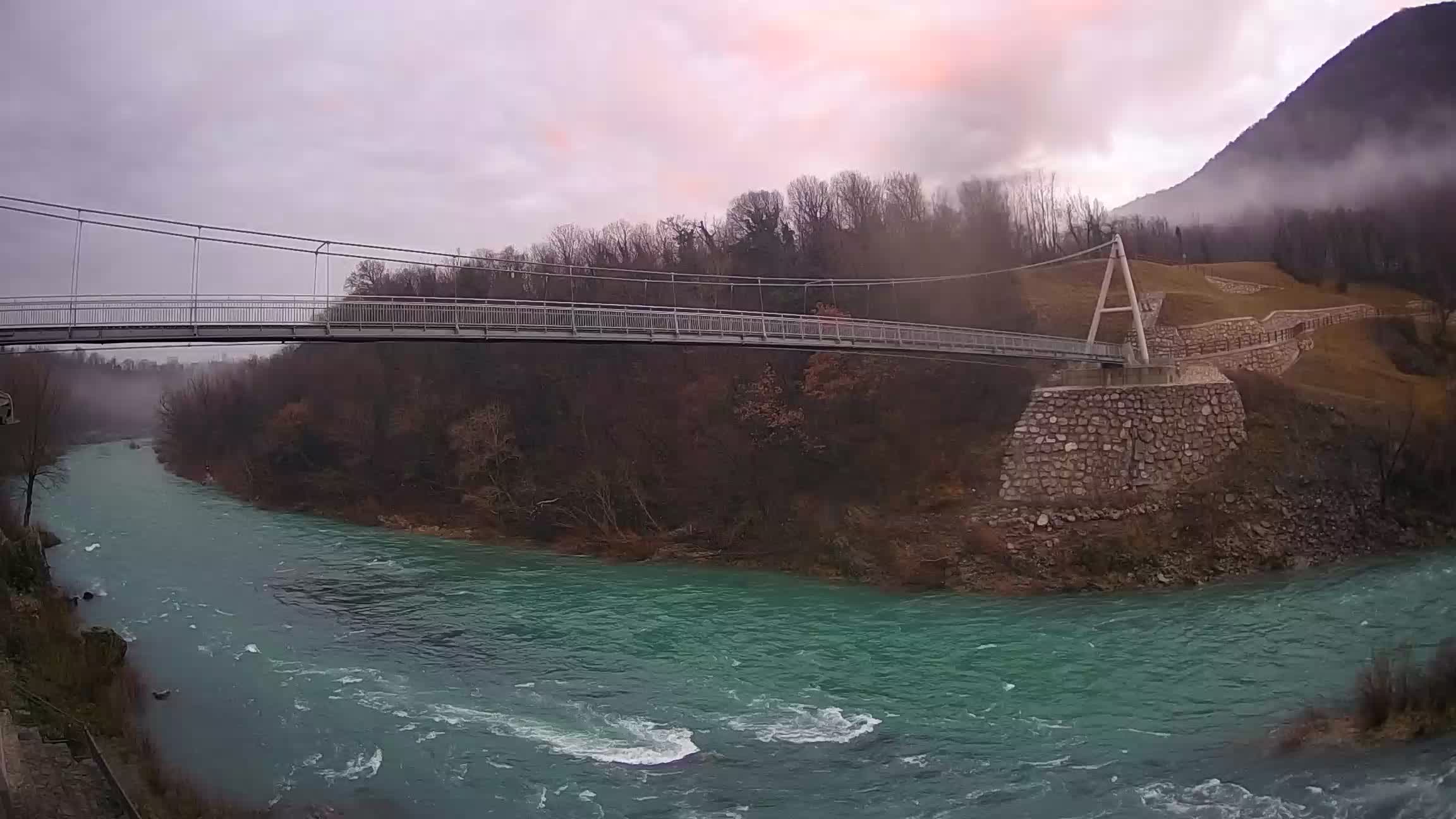 Passerelle sur la rivière Soča livecam Solkan