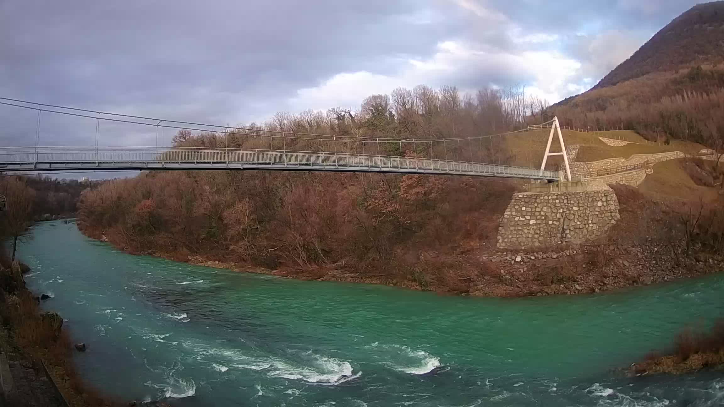 Passerella sul fiume Isonzo webcam Salcano