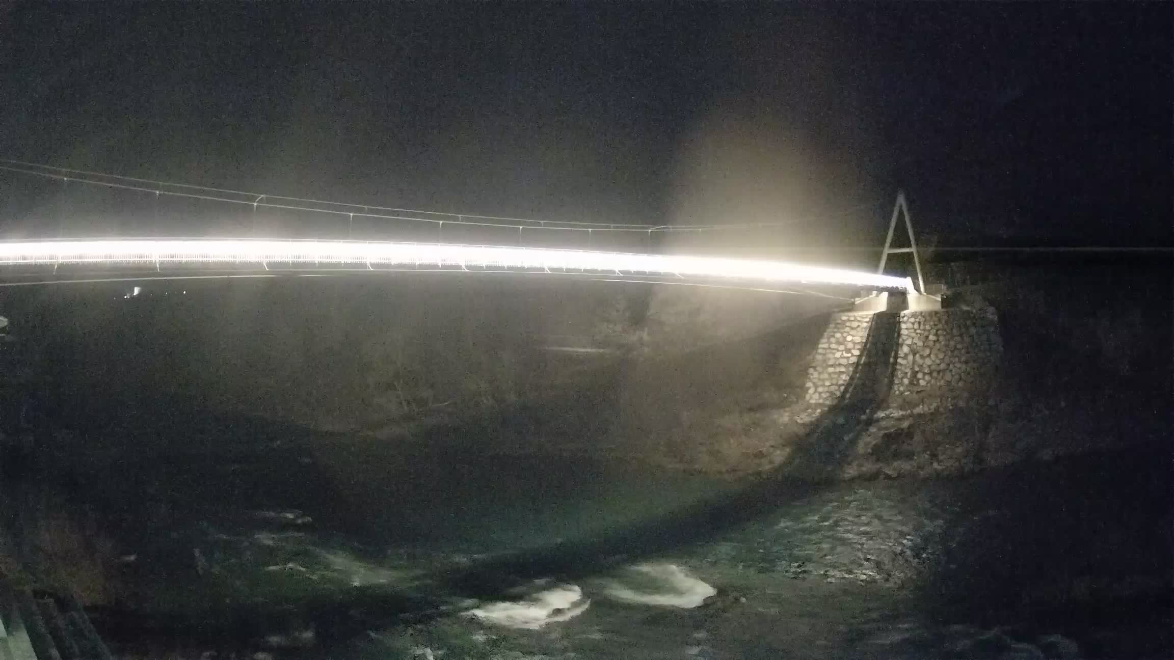 Fußgängerbrücke auf der Soča fluss Webcam Solkan