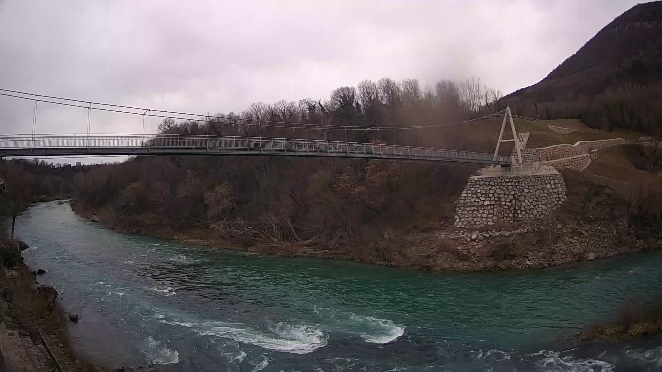 Passerella sul fiume Isonzo webcam Salcano