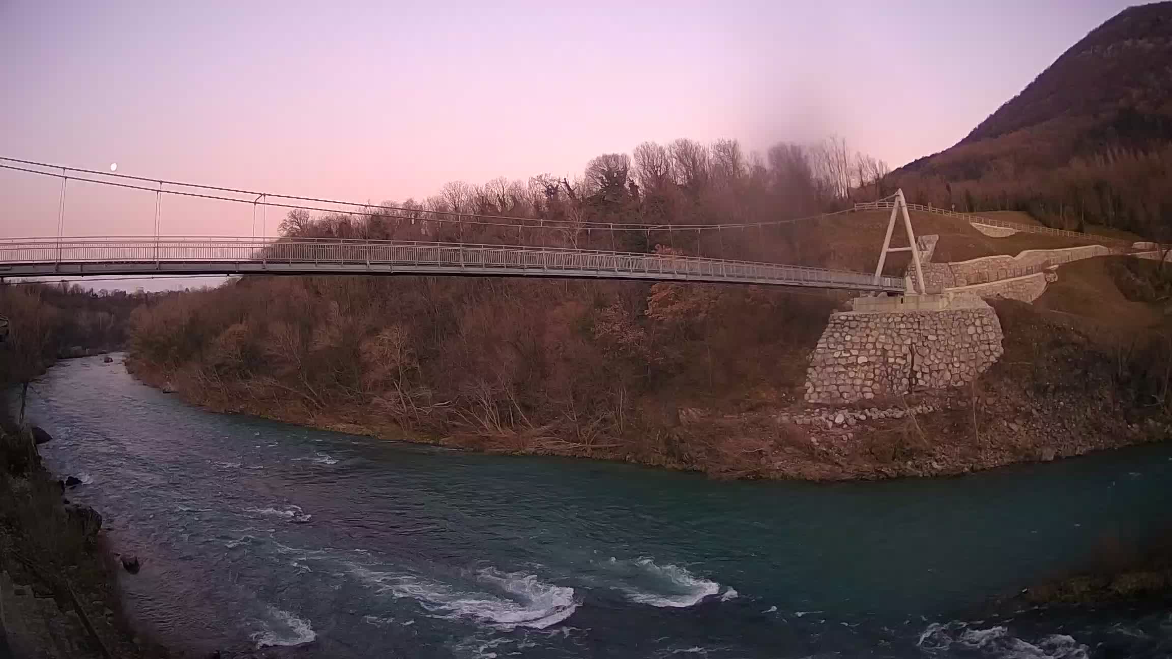 Passerelle sur la rivière Soča livecam Solkan