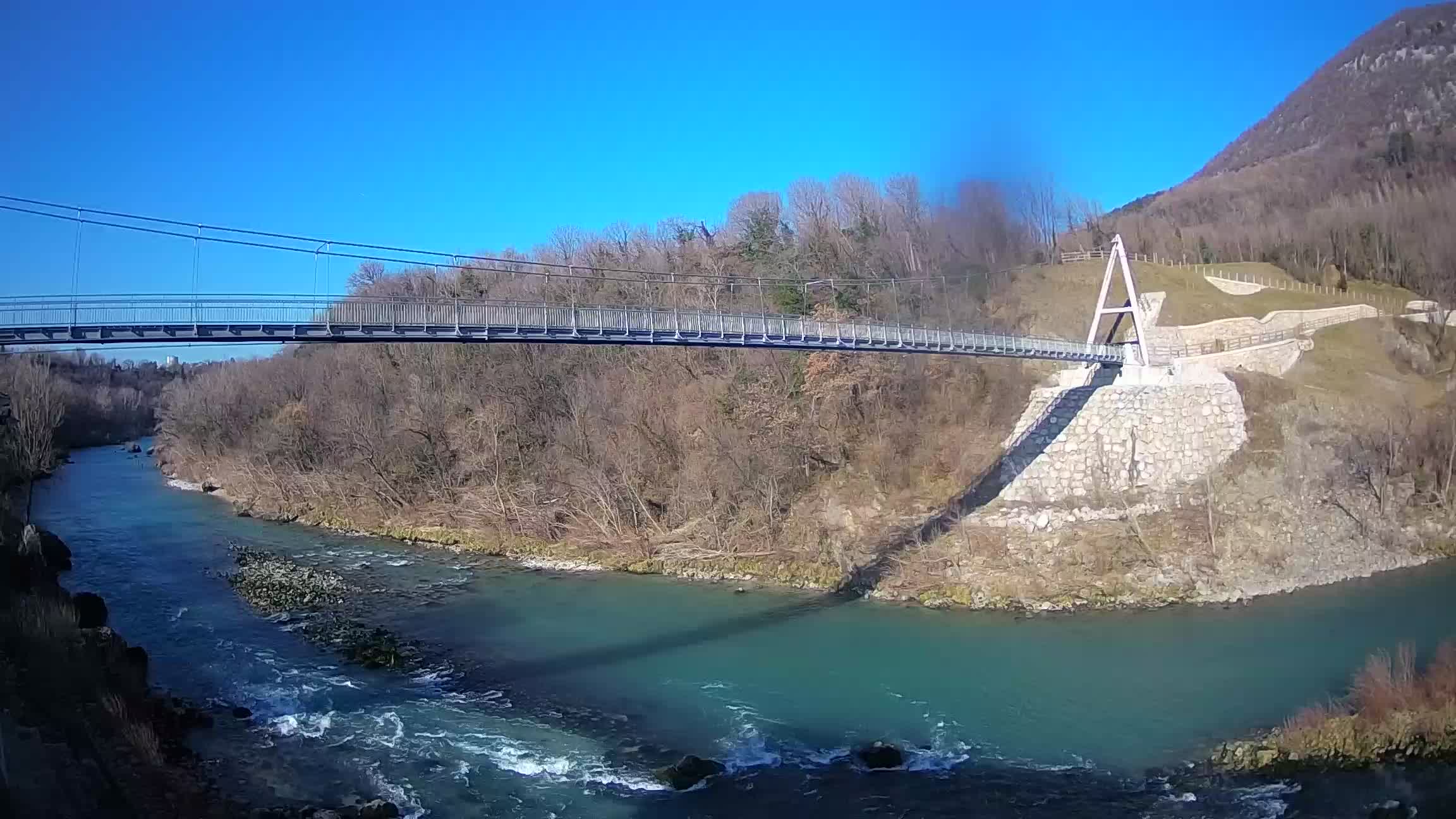 Fußgängerbrücke auf der Soča fluss Webcam Solkan