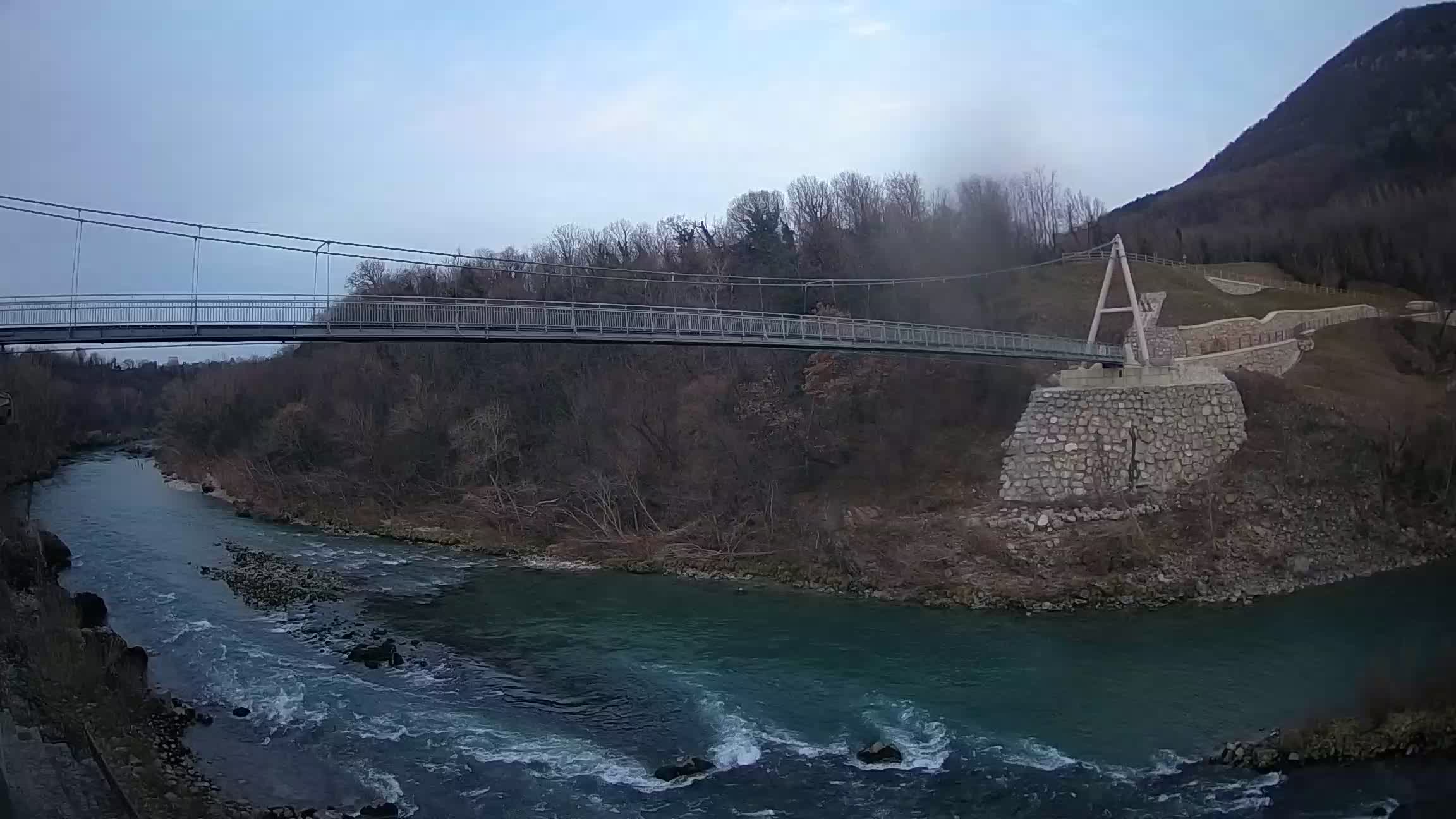 Passerella sul fiume Isonzo webcam Salcano