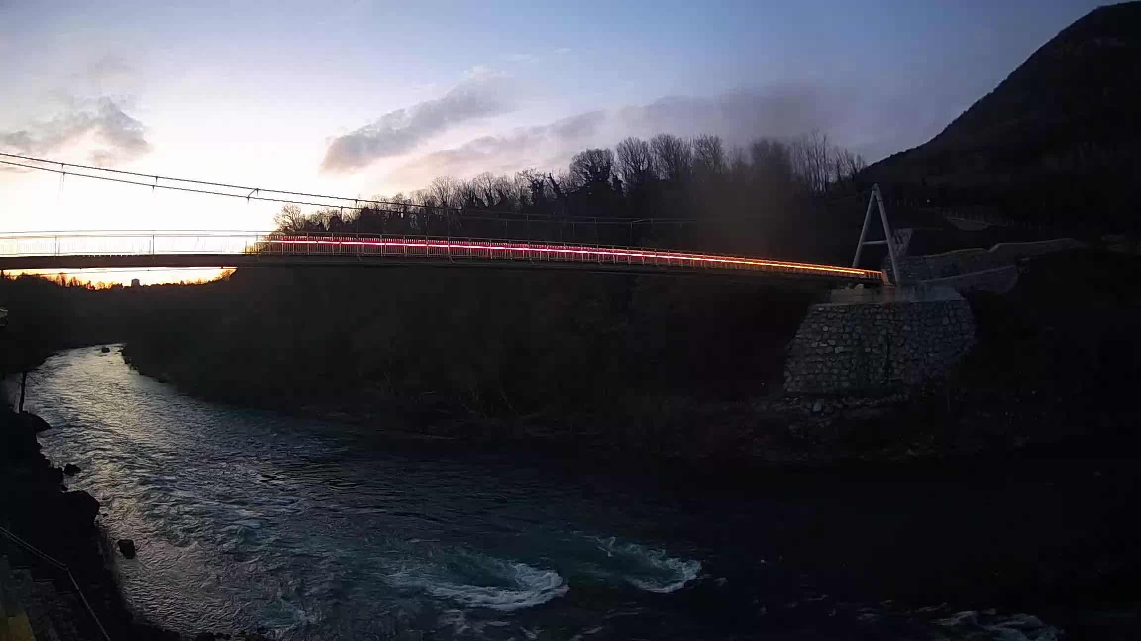 Passerella sul fiume Isonzo webcam Salcano