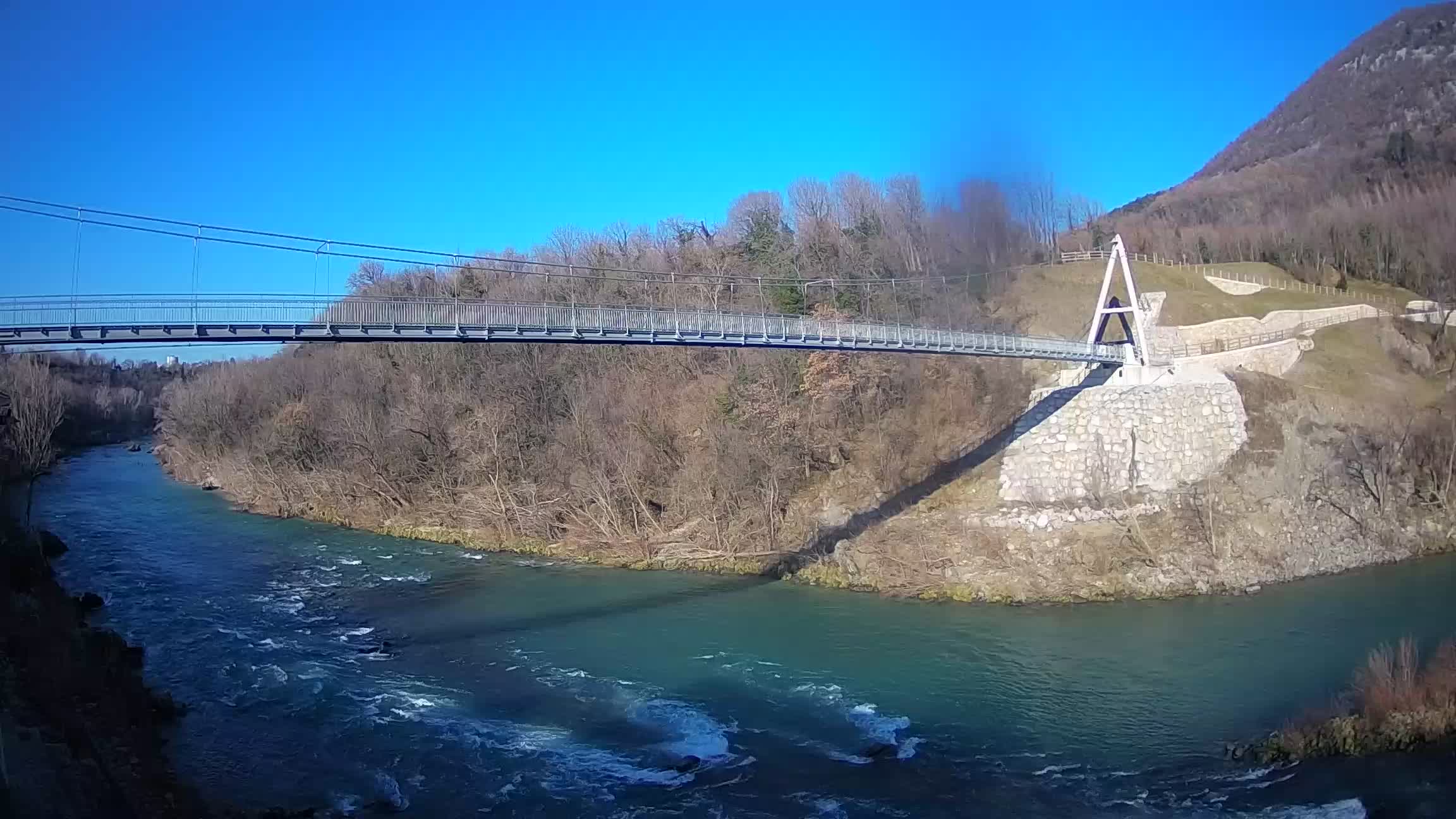 Fußgängerbrücke auf der Soča fluss Webcam Solkan