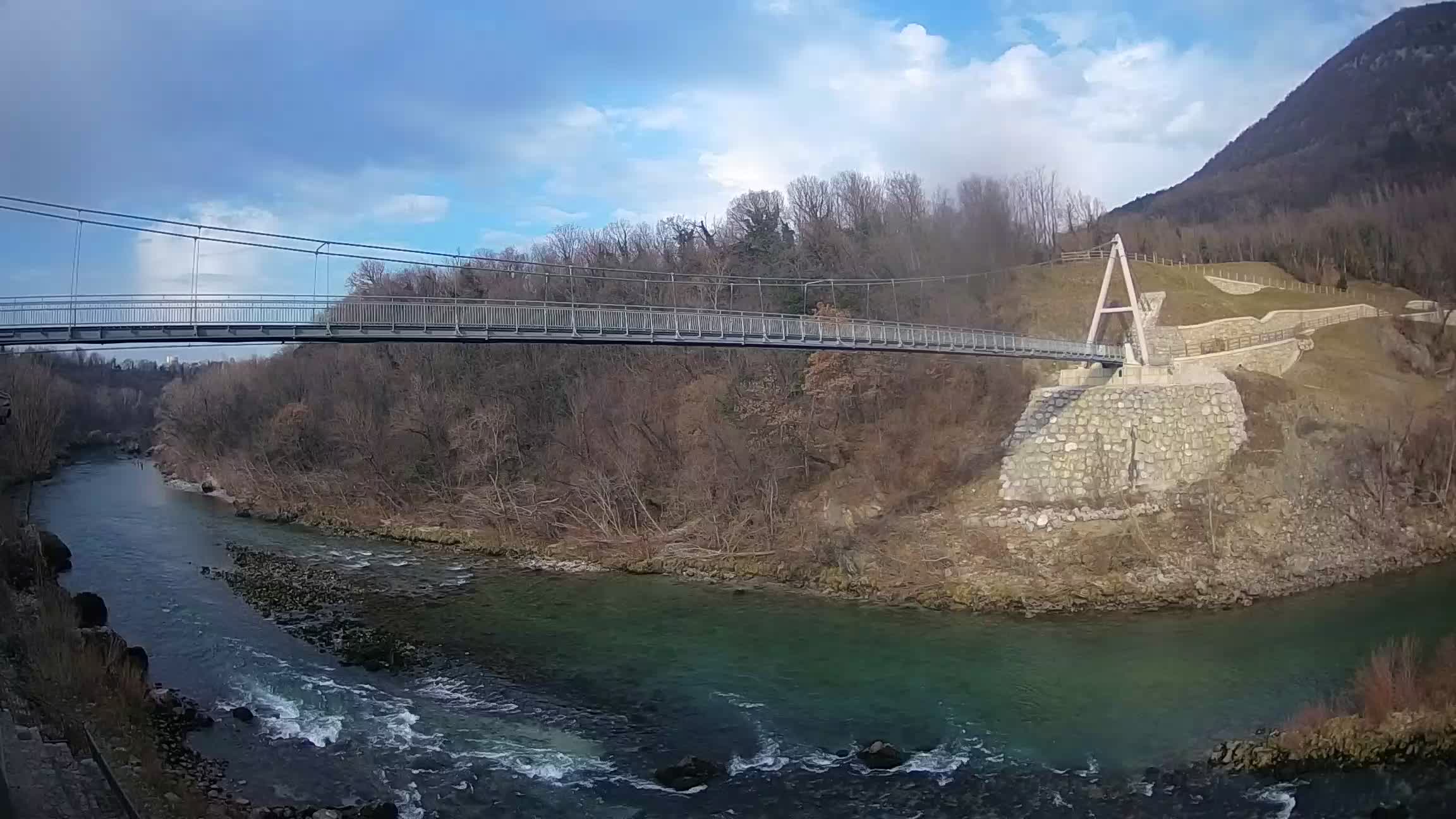 Fußgängerbrücke auf der Soča fluss Webcam Solkan