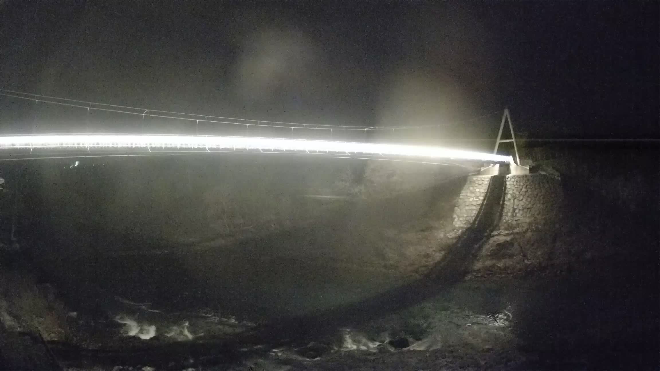 Fußgängerbrücke auf der Soča fluss Webcam Solkan