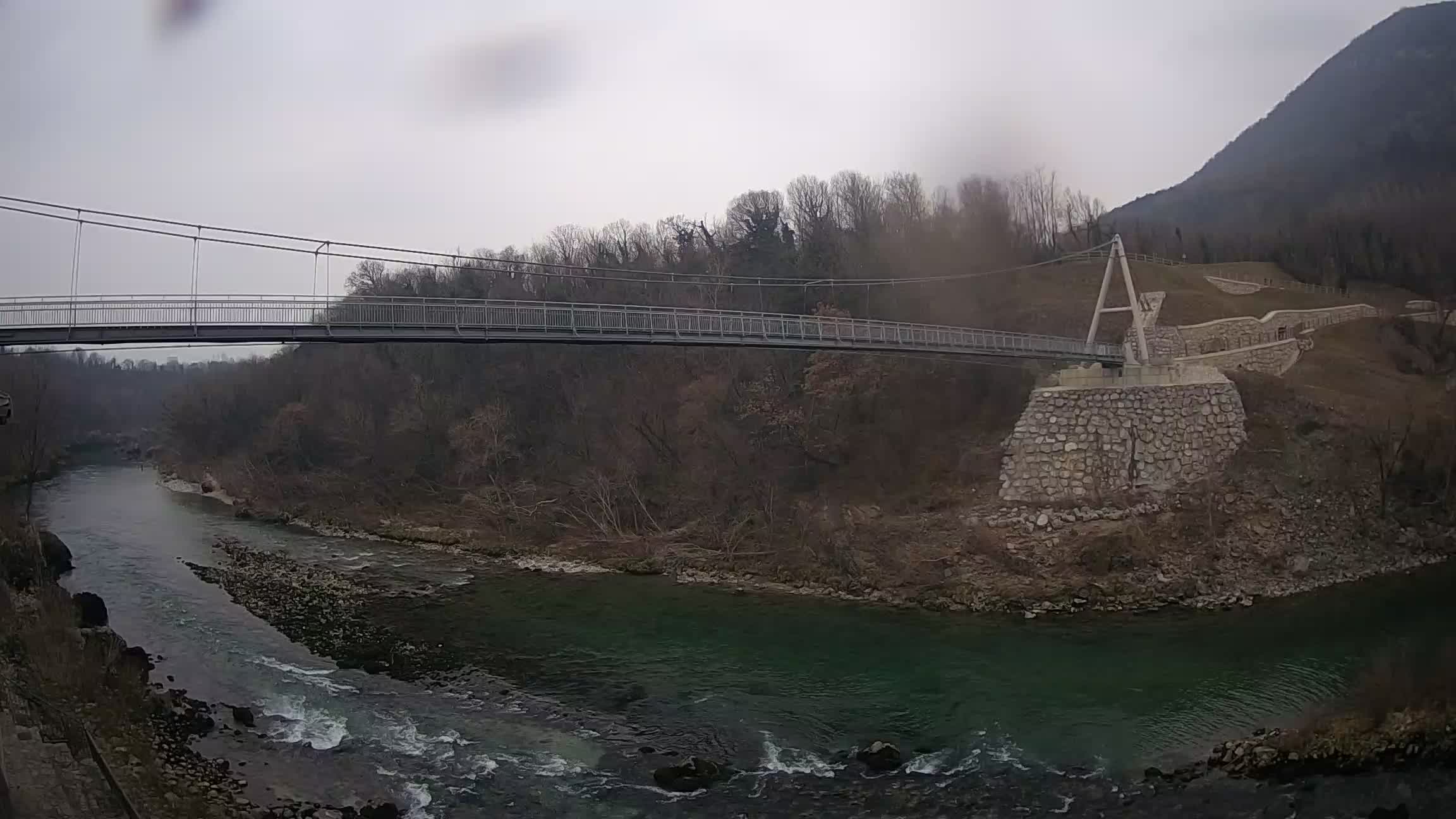 Passerella sul fiume Isonzo webcam Salcano