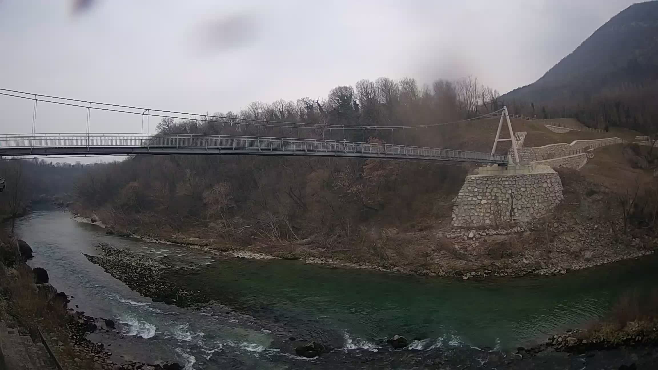 Passerella sul fiume Isonzo webcam Salcano