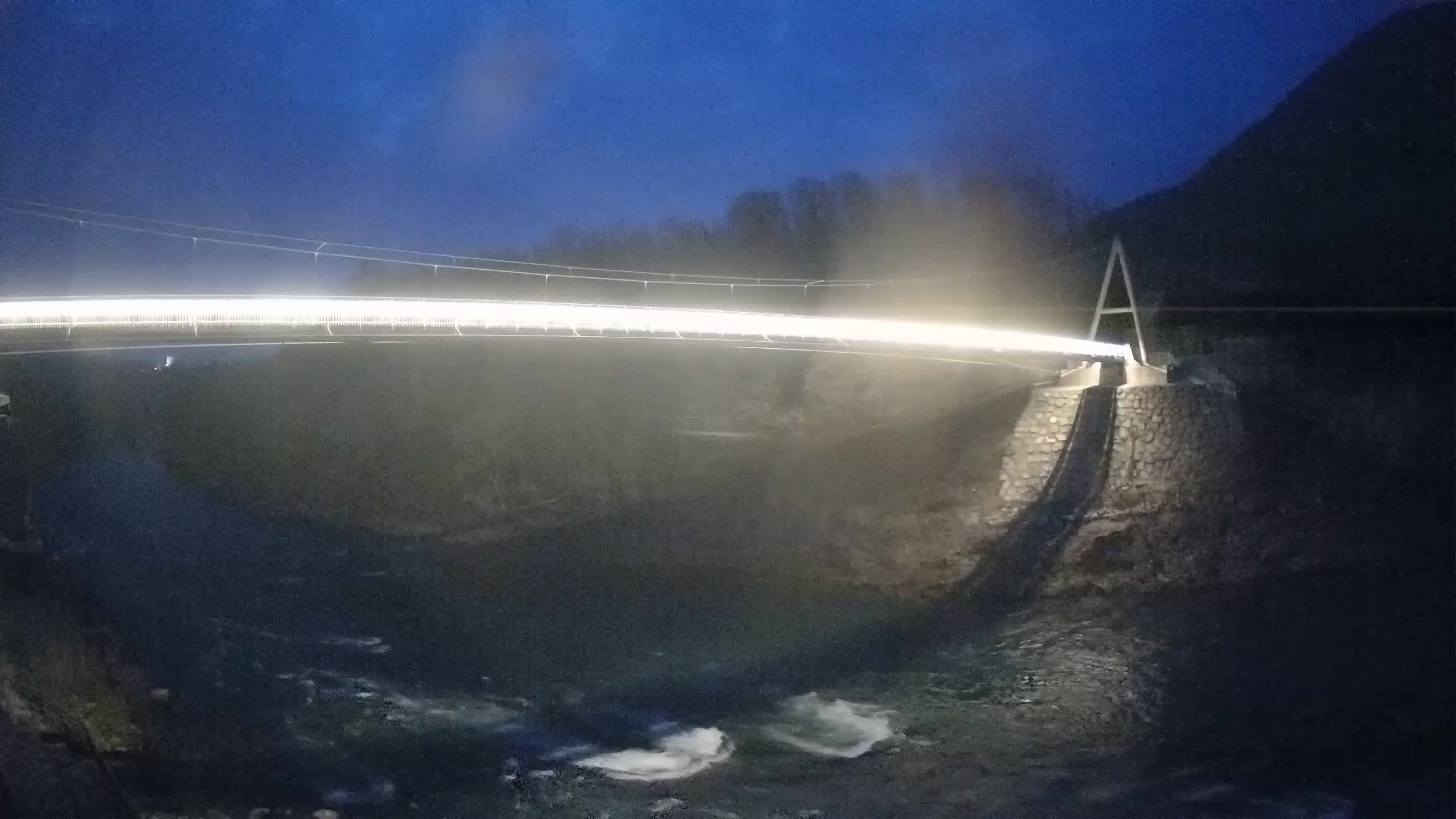 Fußgängerbrücke auf der Soča fluss Webcam Solkan