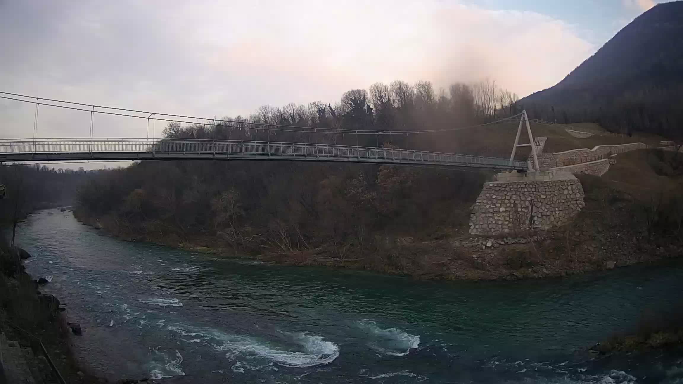 Puente peatonal Soča camera en vivo Solkan