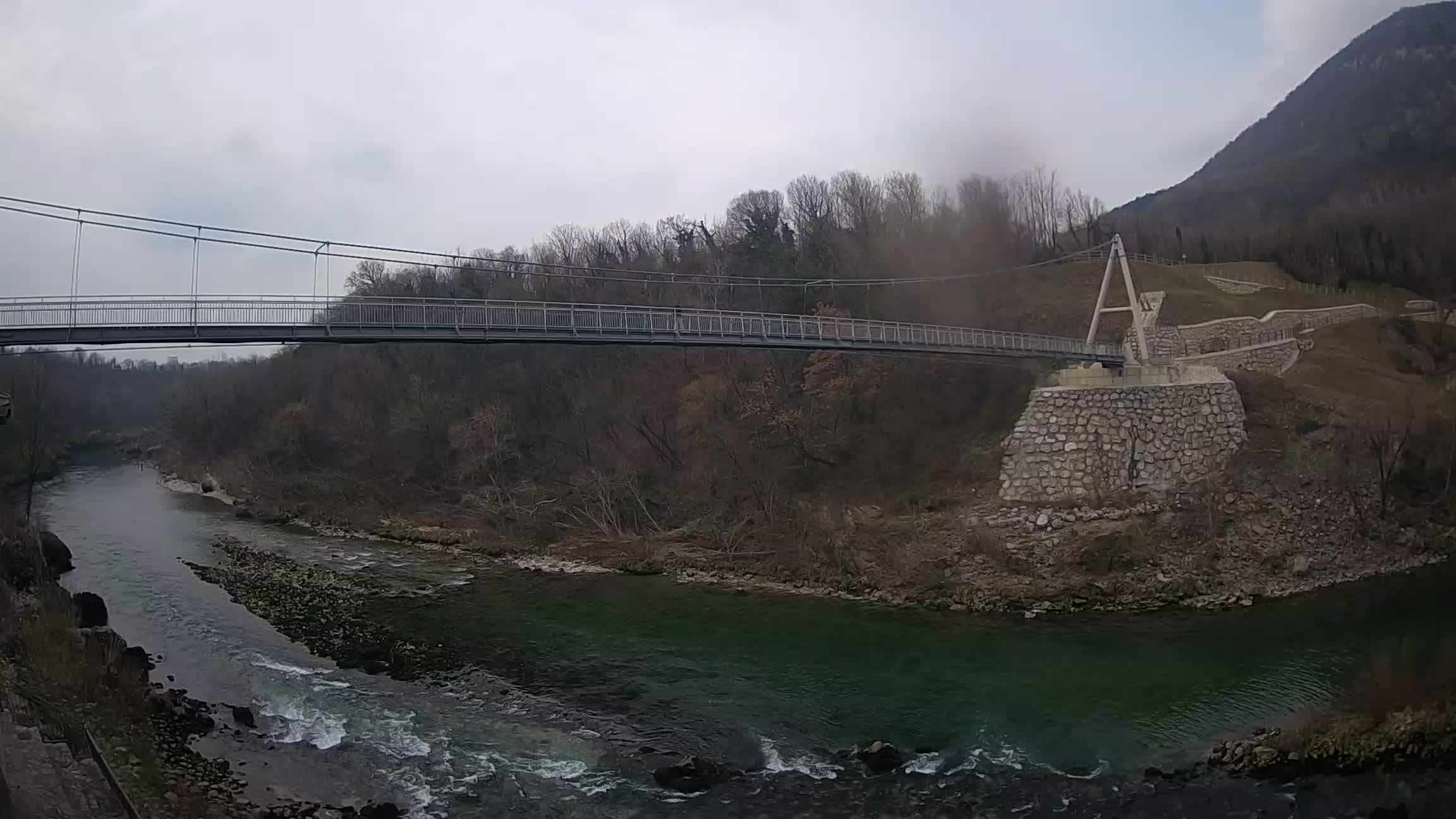 Passerella sul fiume Isonzo webcam Salcano