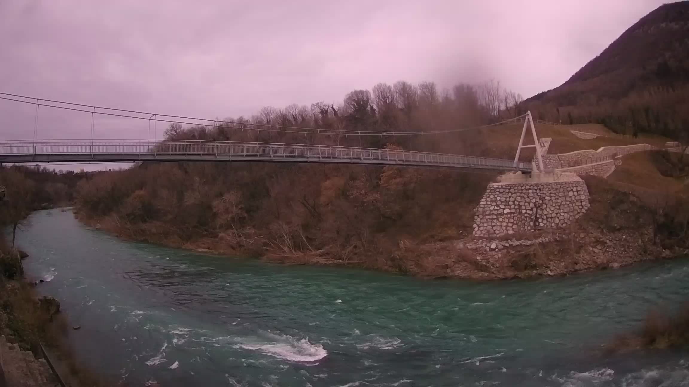 Passerella sul fiume Isonzo webcam Salcano