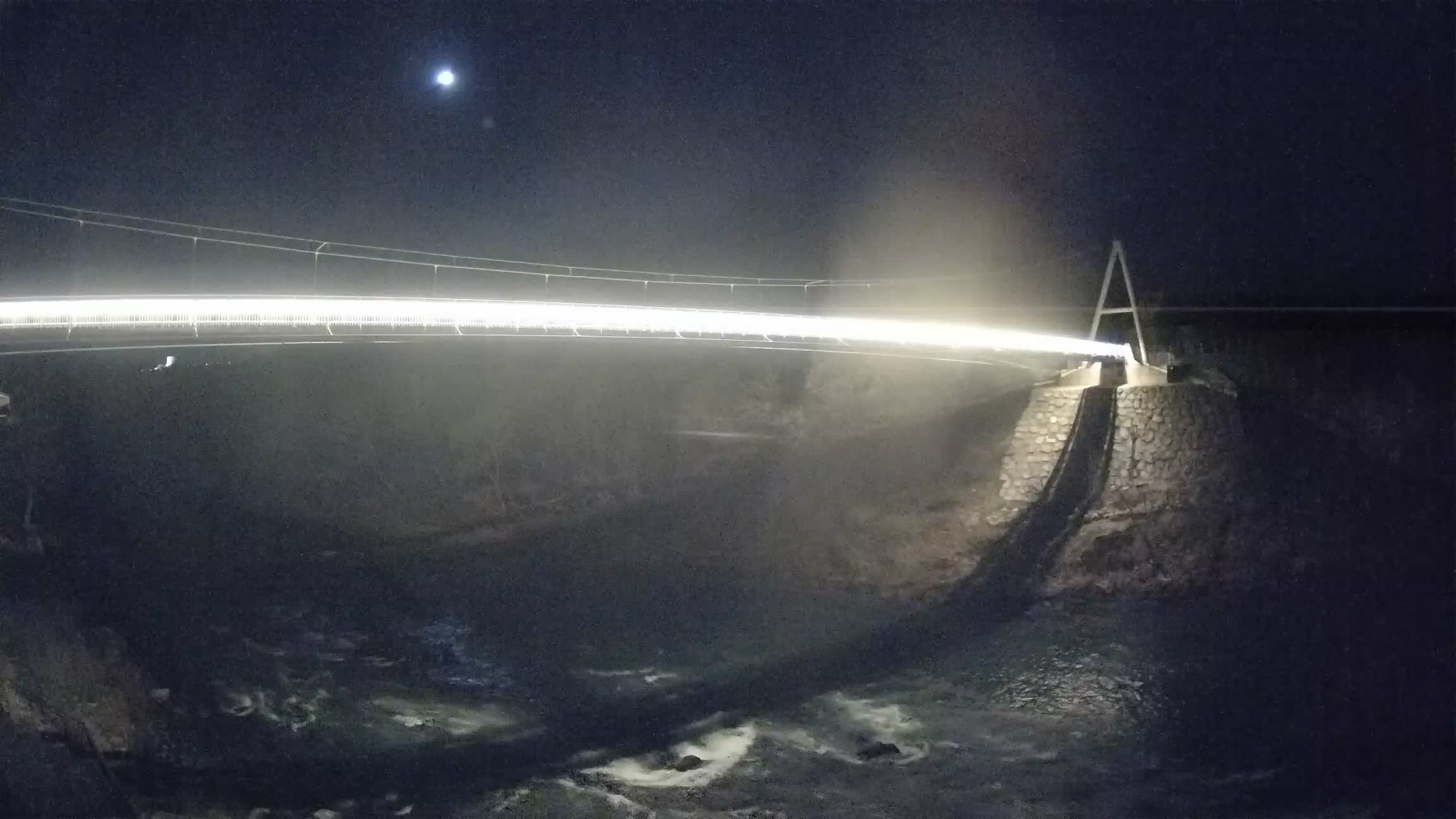 Fußgängerbrücke auf der Soča fluss Webcam Solkan